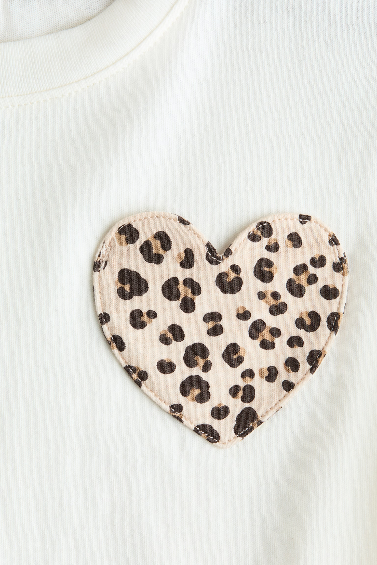 Playera con diseño - Blanco/Corazón/Blanco/Corazones - 2