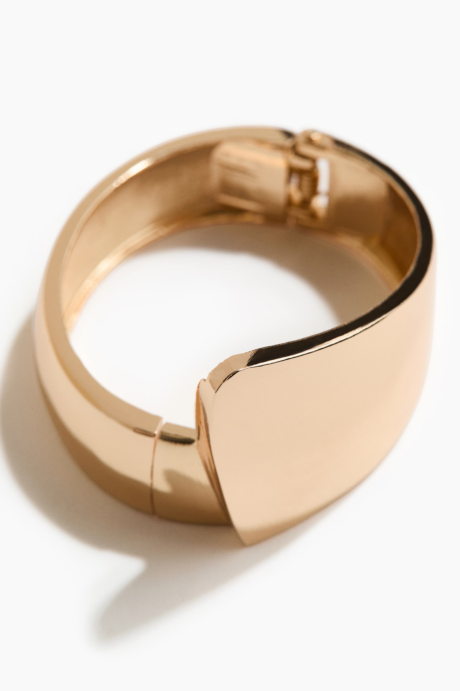 Asymmetric Hinged Bangle - Gold-colored - 3