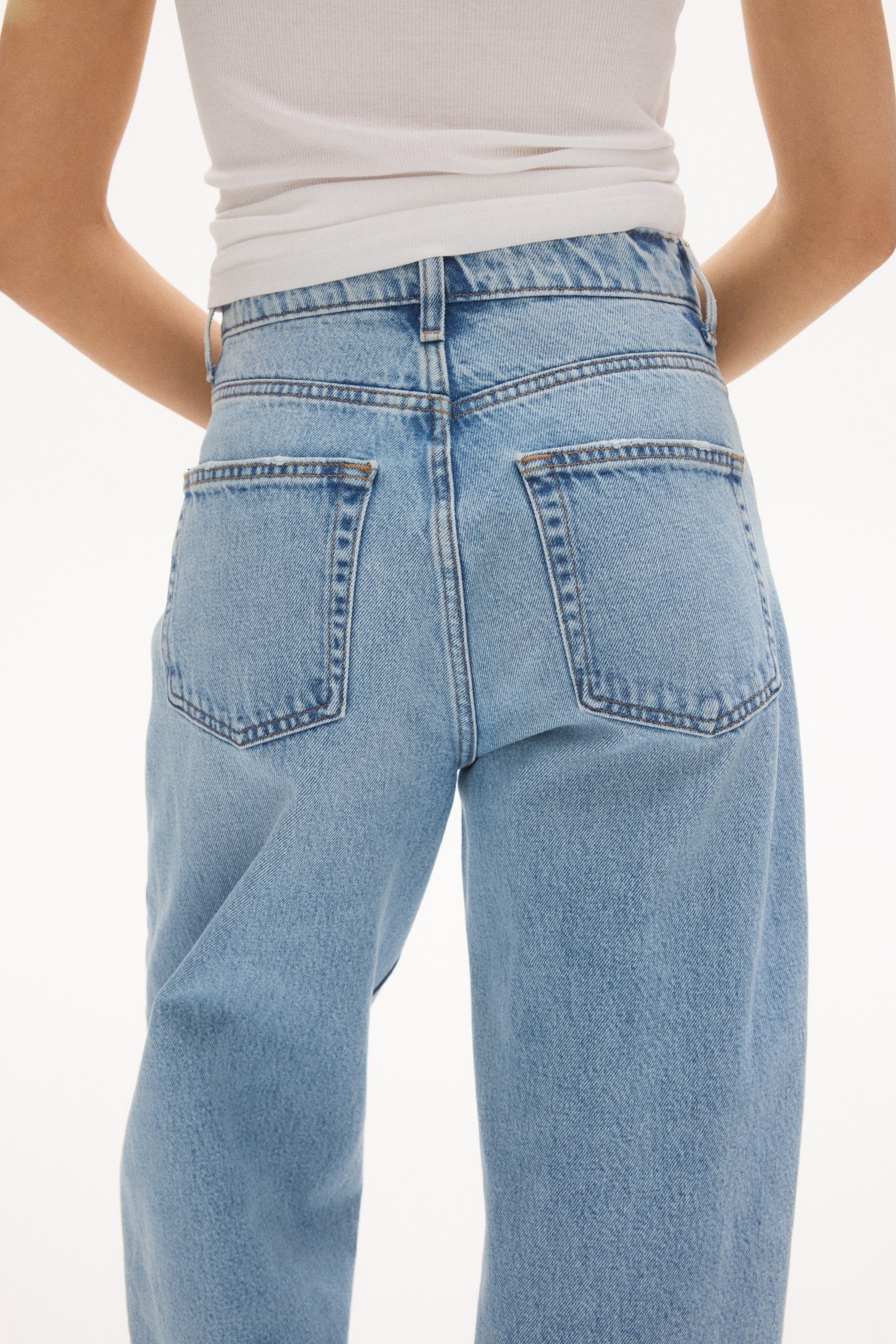 High-Waist Barrel-Leg Ankle Jeans