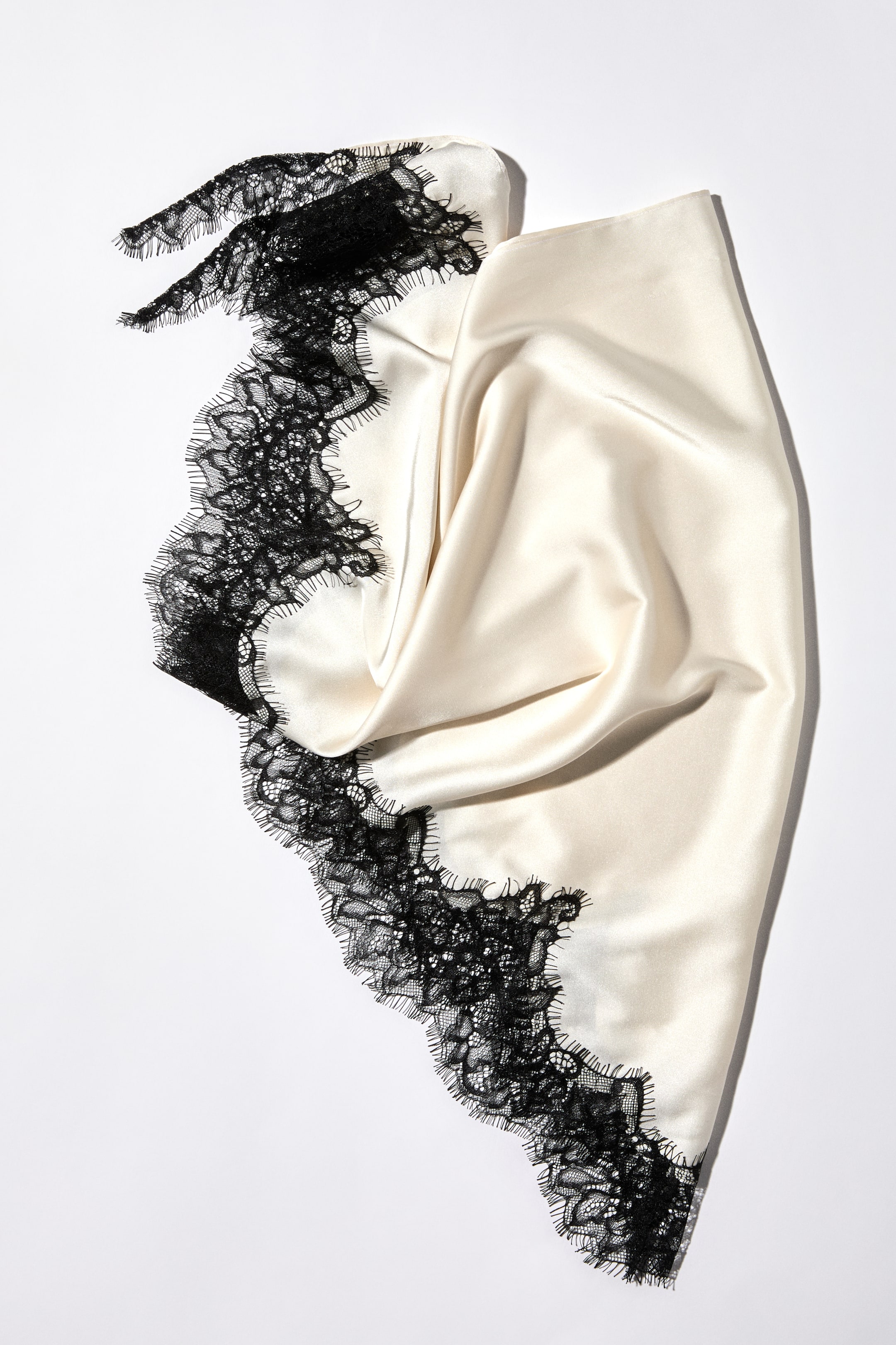 Grösseres Bild ansehen: Dreieckstuch mit Spitzenborten - Weiss - DAMEN | H&M CH 1