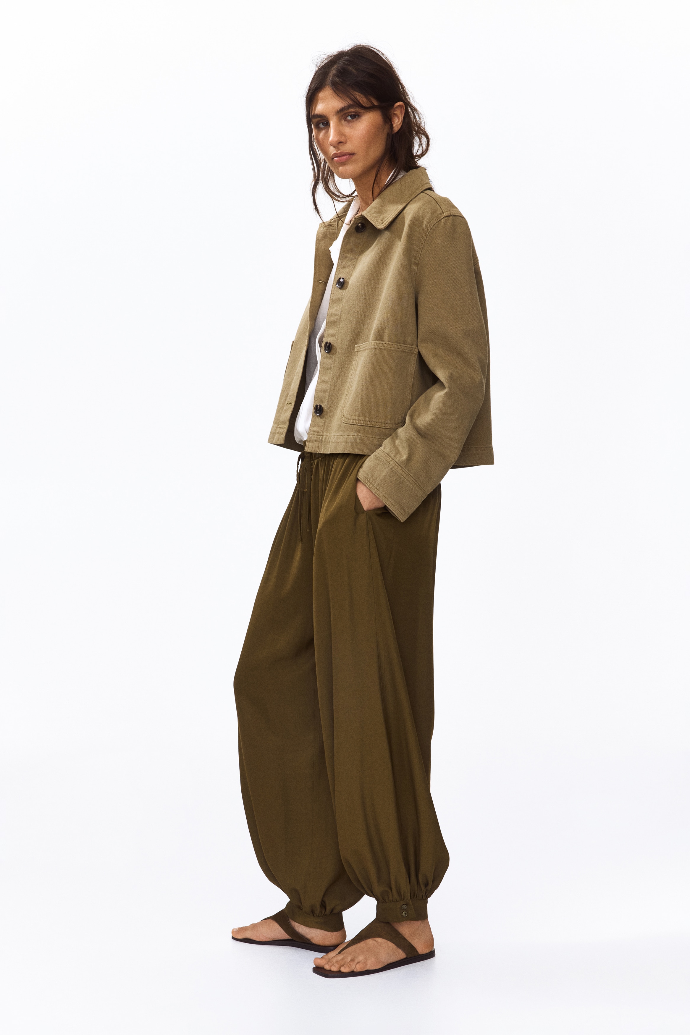 コットンツイルシャツジャケット - カーキグリーン - レディース | H&M JP