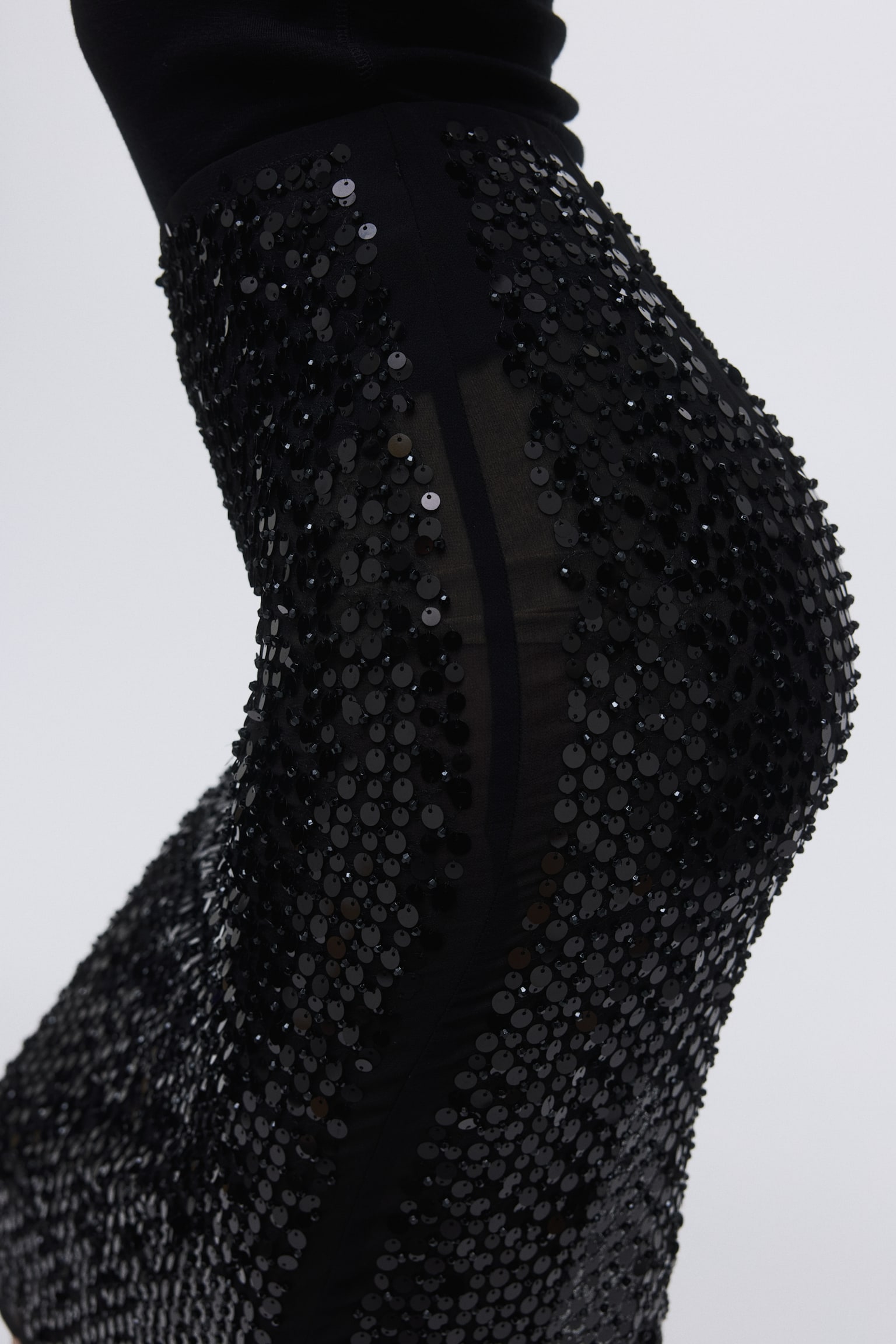 Puzdrová sukňa s flitrami - Čierna - 6