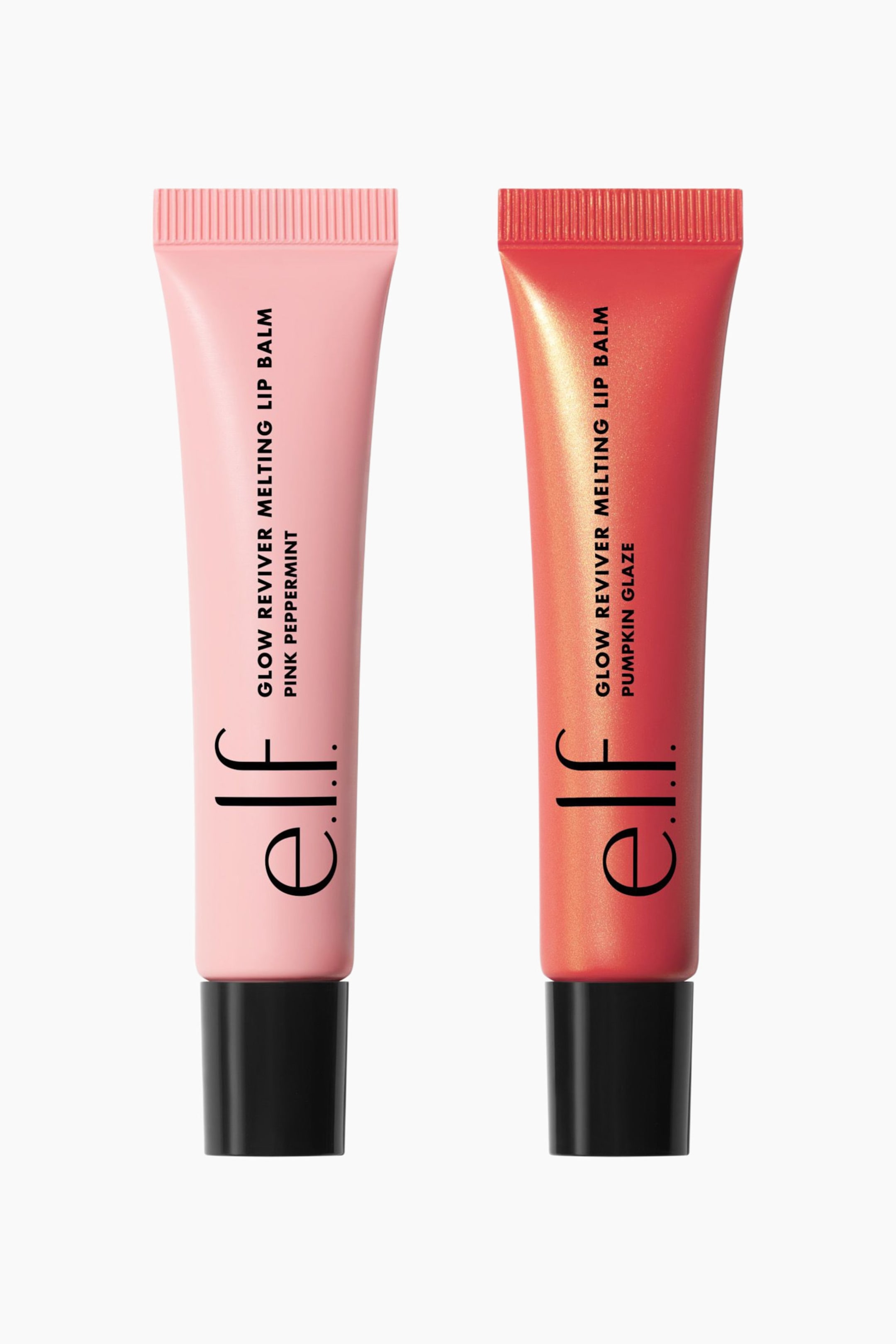 Näytä suurempi kuva: Kaksi puristettavaa e.l.f. Glow Reviver Melting Lip Balm -tuubia seisoo pystyasennossa vierekkäin esitellen etupuolen designinsa. Vasemmanpuoleisessa tuubissa on matta, vaaleanpunainen viimeistely ja siinä lukee "Pink Peppermint", kun taas oikeanpuoleisessa tuubissa on kimalteleva, lämmin korallinoranssi viimeistely ja siinä lukee "Pumpkin Glaze". Molemmissa tuubeissa on pystysuuntainen musta brändäys, ja ne viimeistelevät musta korkki pohjassa.
