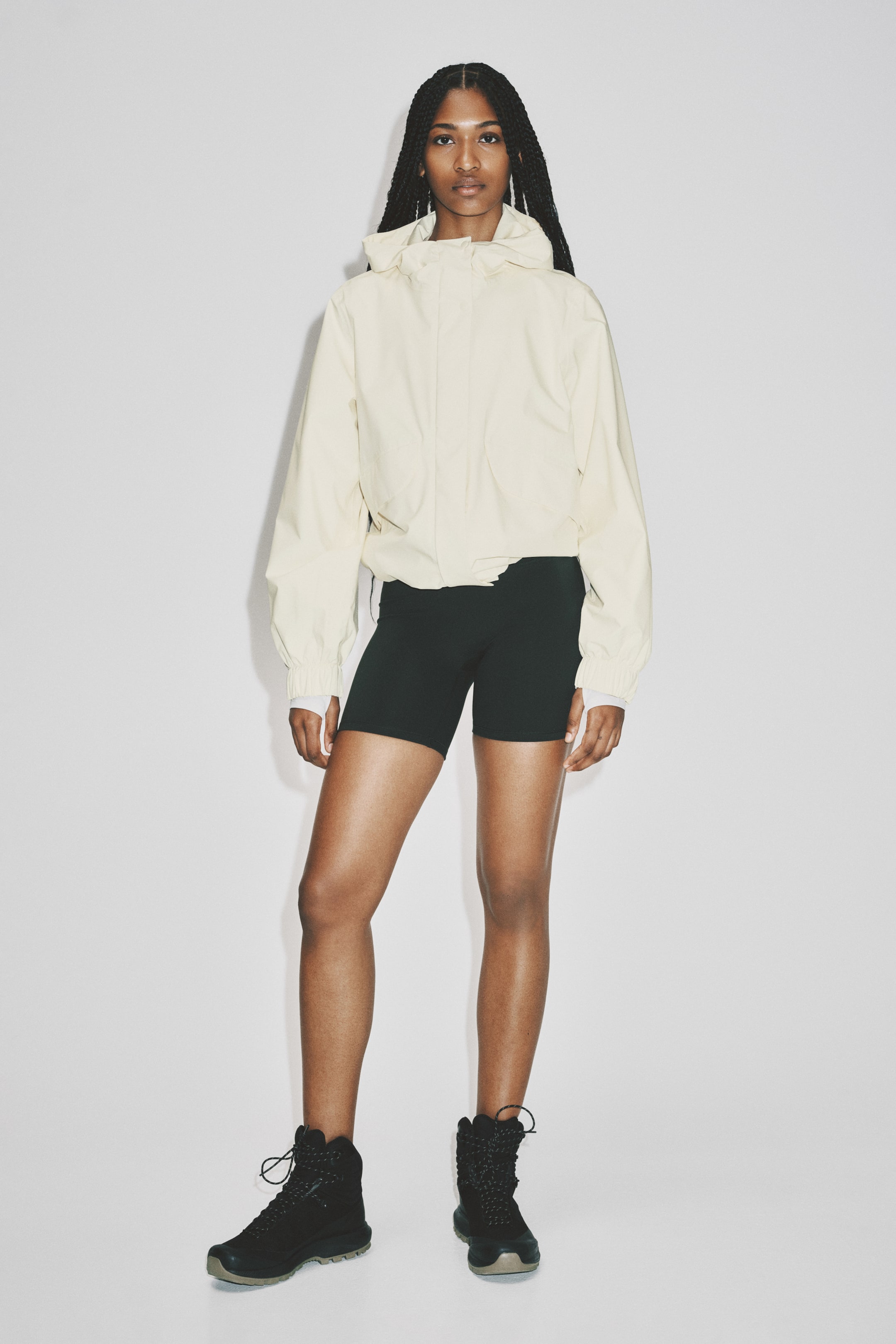 Женские куртки H&M Sports Rain Jacket — фото 4