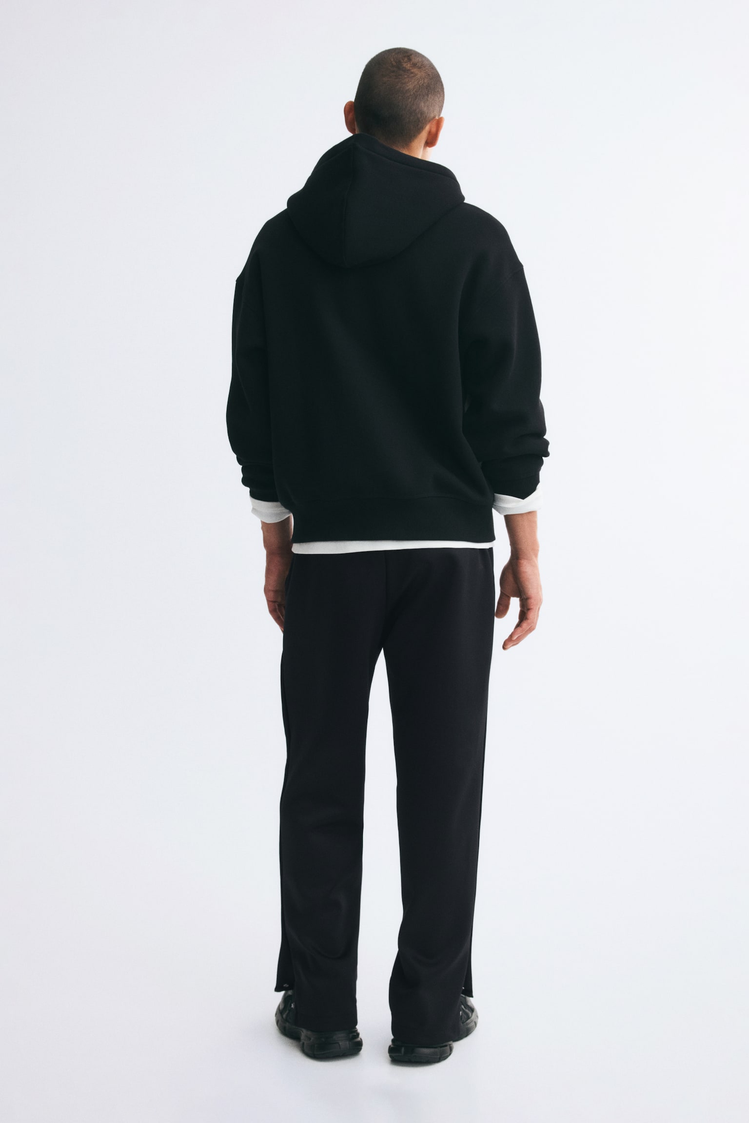 Мужские брюки H&M Relaxed-Fit, цвет: Чёрный — фото 4