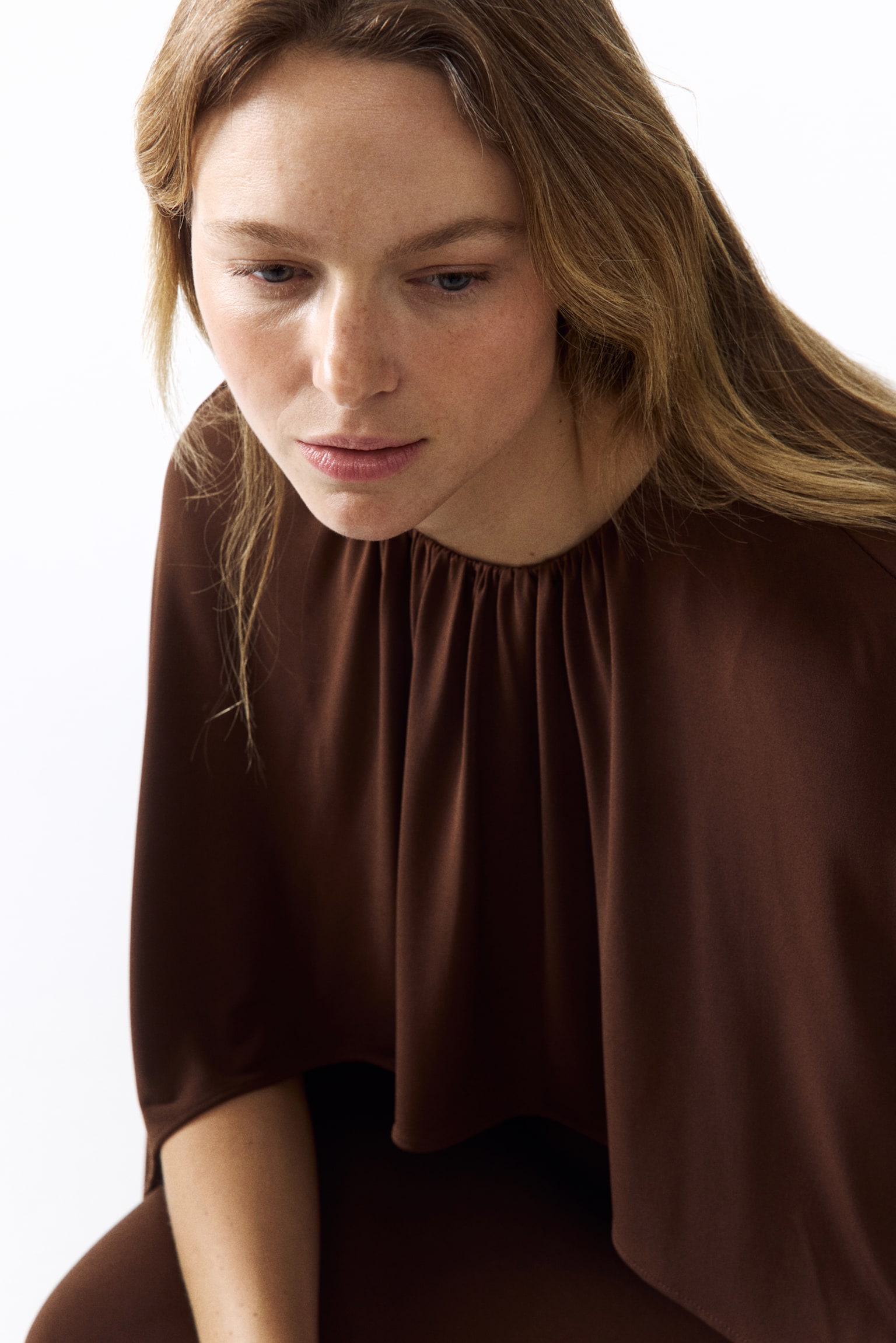 Платье для беременных H&M Mama с драпировкой и накидкой, цвет: Тёмный коричневый — фото 4