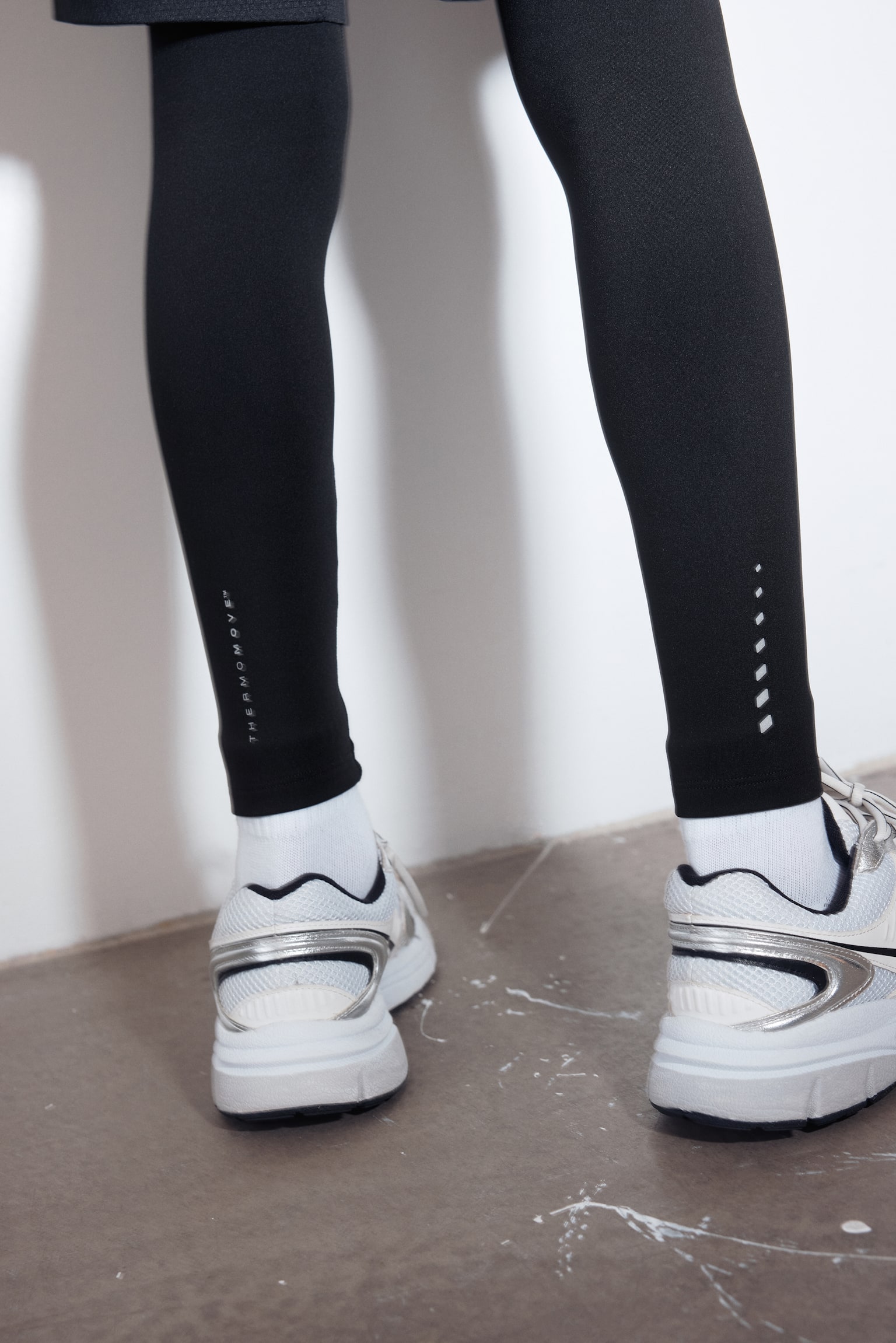 Детские леггинсы H&M Move Warm Layered Soccer Tights with ThermoMove™, цвет: Чёрный — фото 5