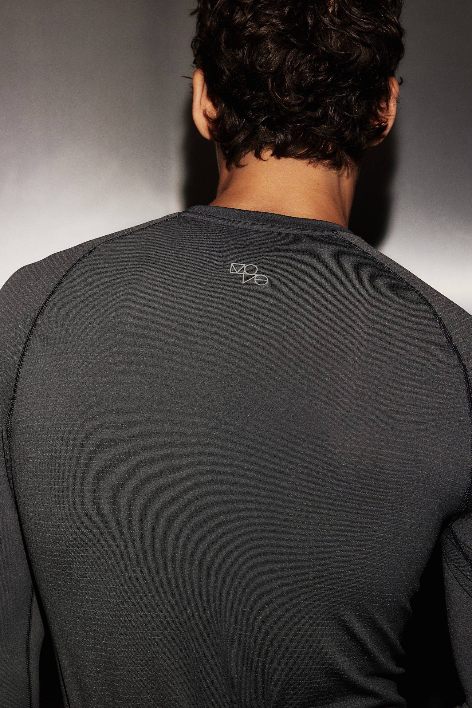 Slim Fit Seamless Sports top in DryMove™ - Dark grey - 6