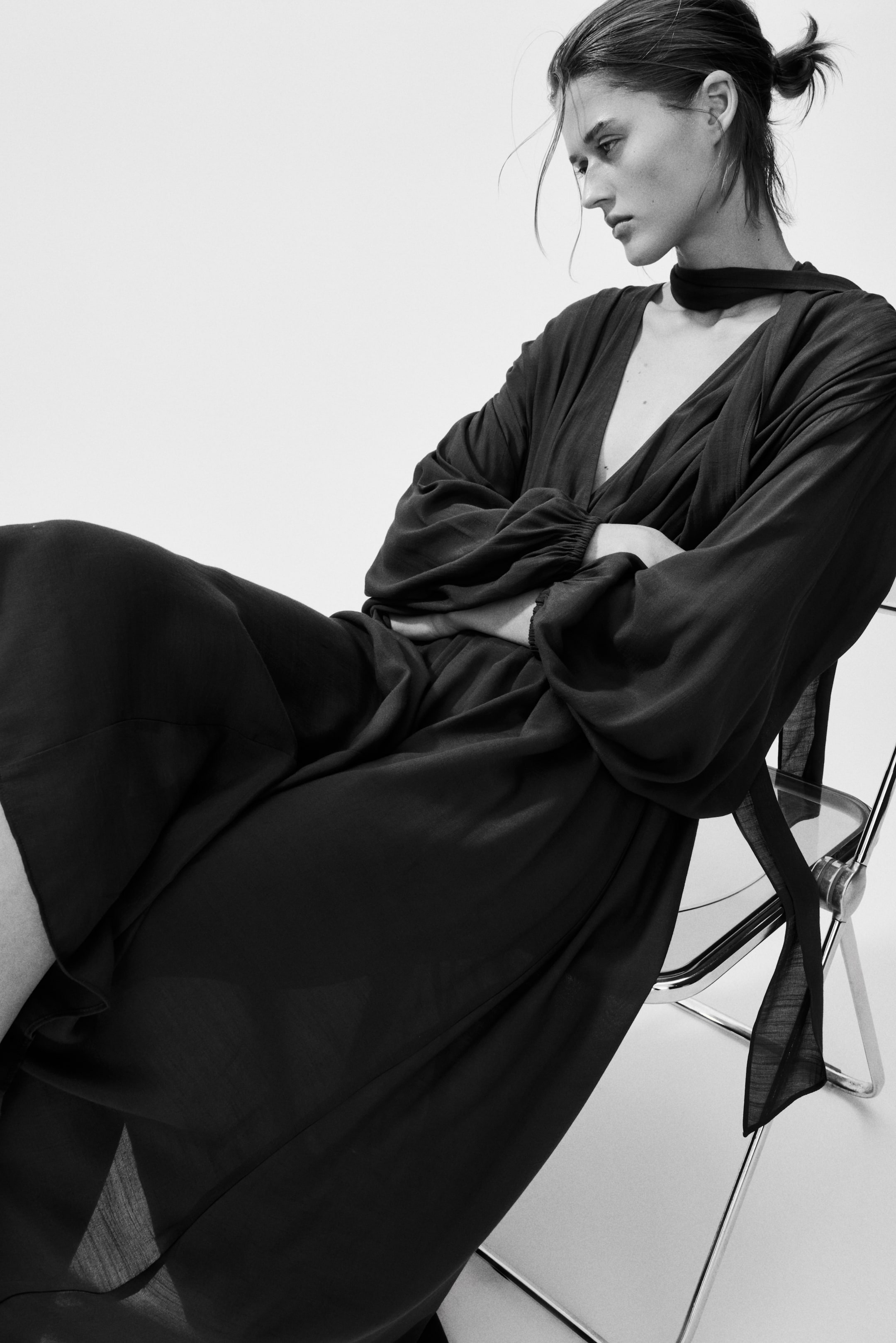 Женские платья H&M Scarf-Detail Balloon-Sleeved Dress — фото 4