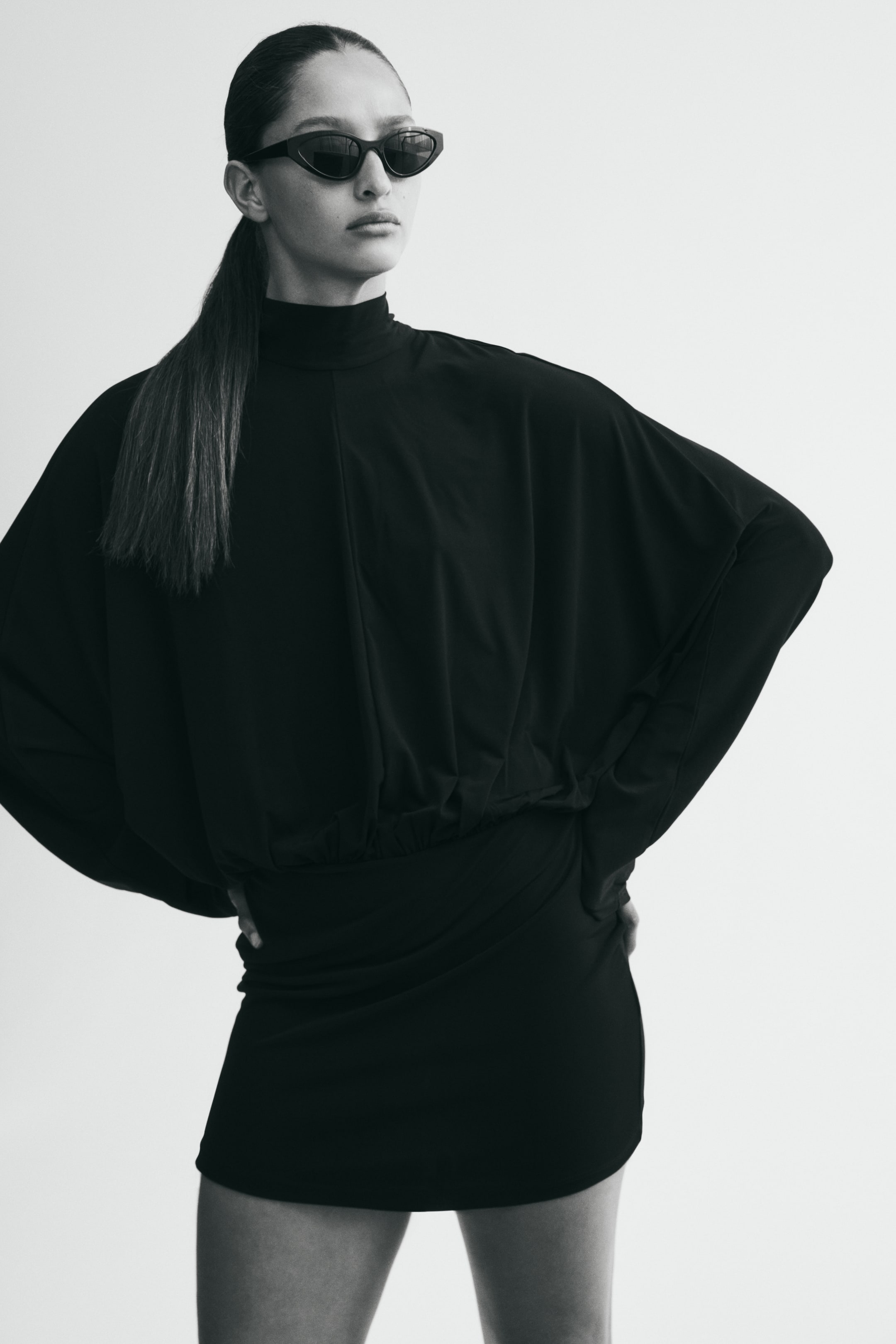 Женские платья H&M Batwing-Sleeved Tie-Detail Dress — фото 5