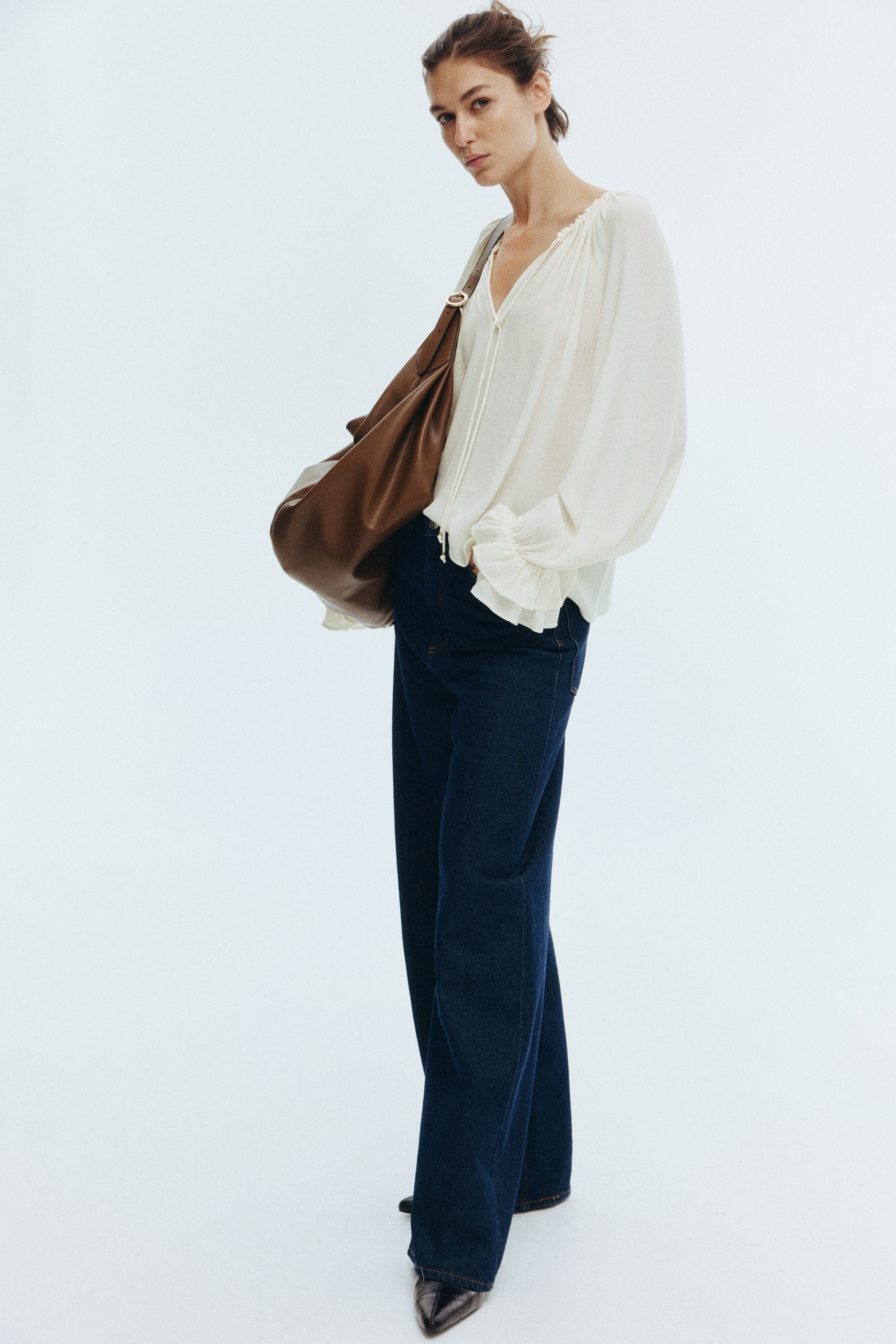 Frilled-sleeve blouse