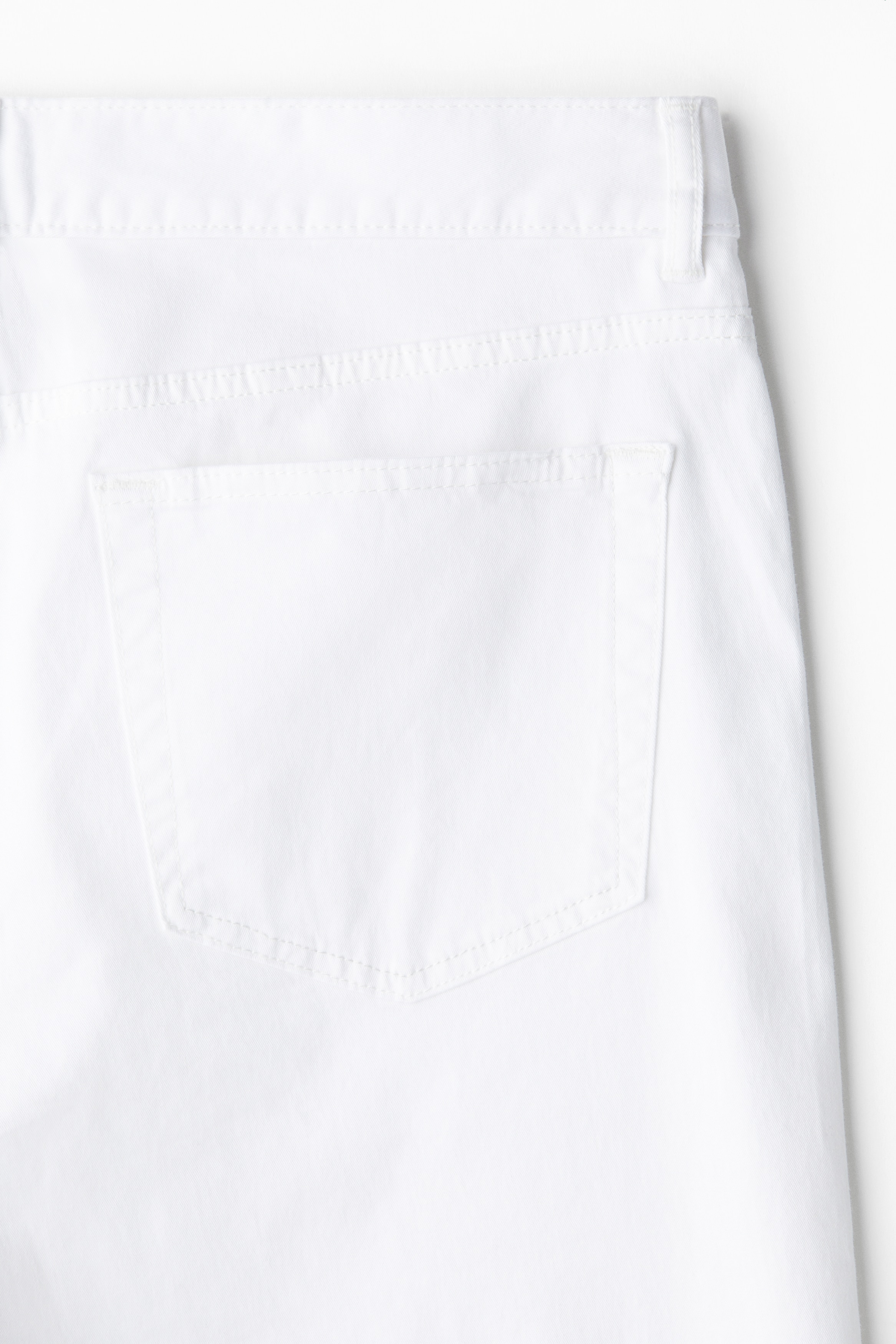 新品❤️ARCHIVIO ホワイト スリムフィットパンツ 新品❤️ARCHIVIO ホワイト スリムフィットパンツ 新品