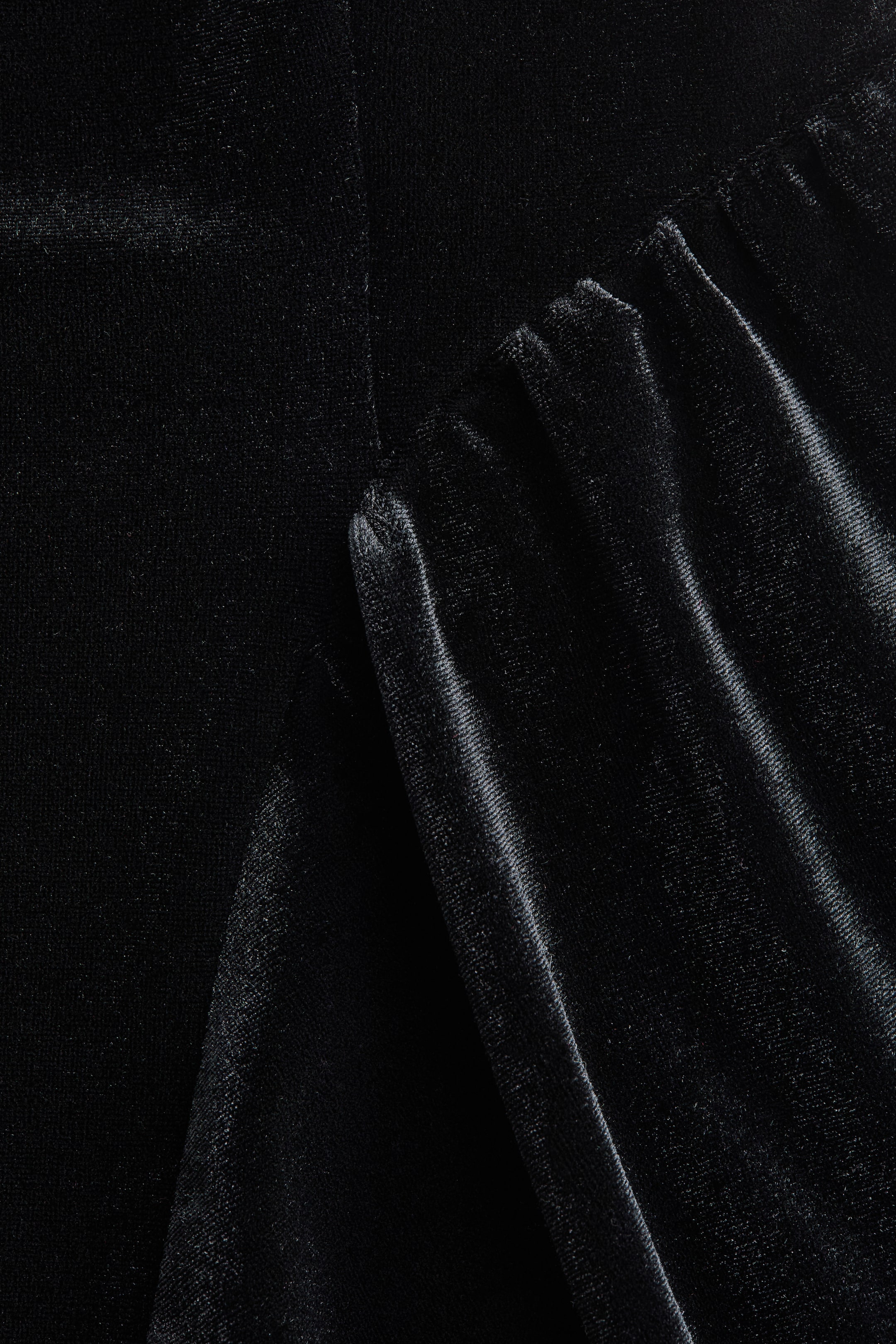 Nagyobb kép megtekintése: Ujjatlan velúrruha - Fekete - NŐI | H&M HU 5