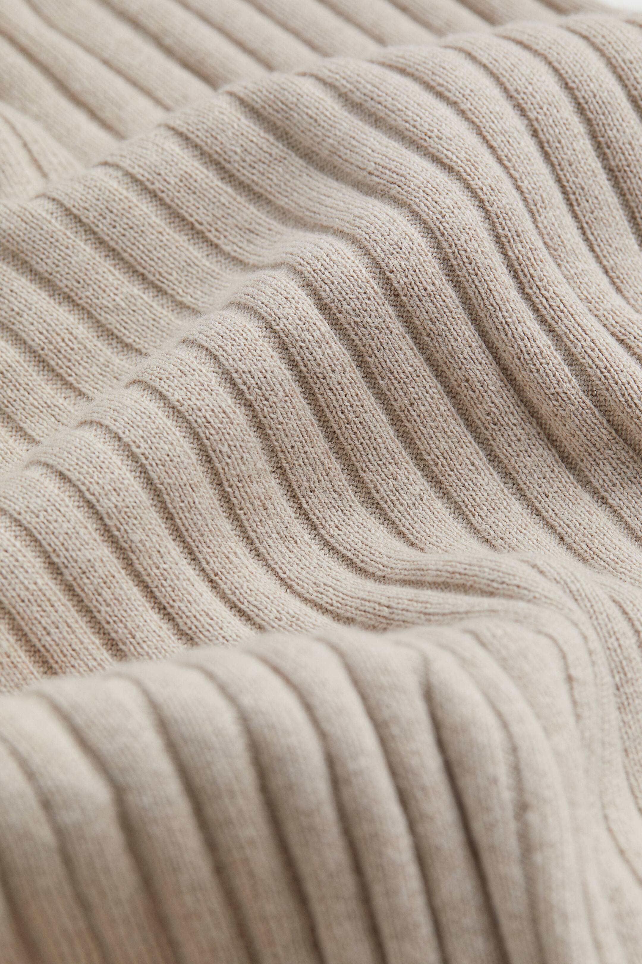 Visa större bild: Ribbed cashmere-blend trousers - Ljusbeige - DAM | H&M SE 2