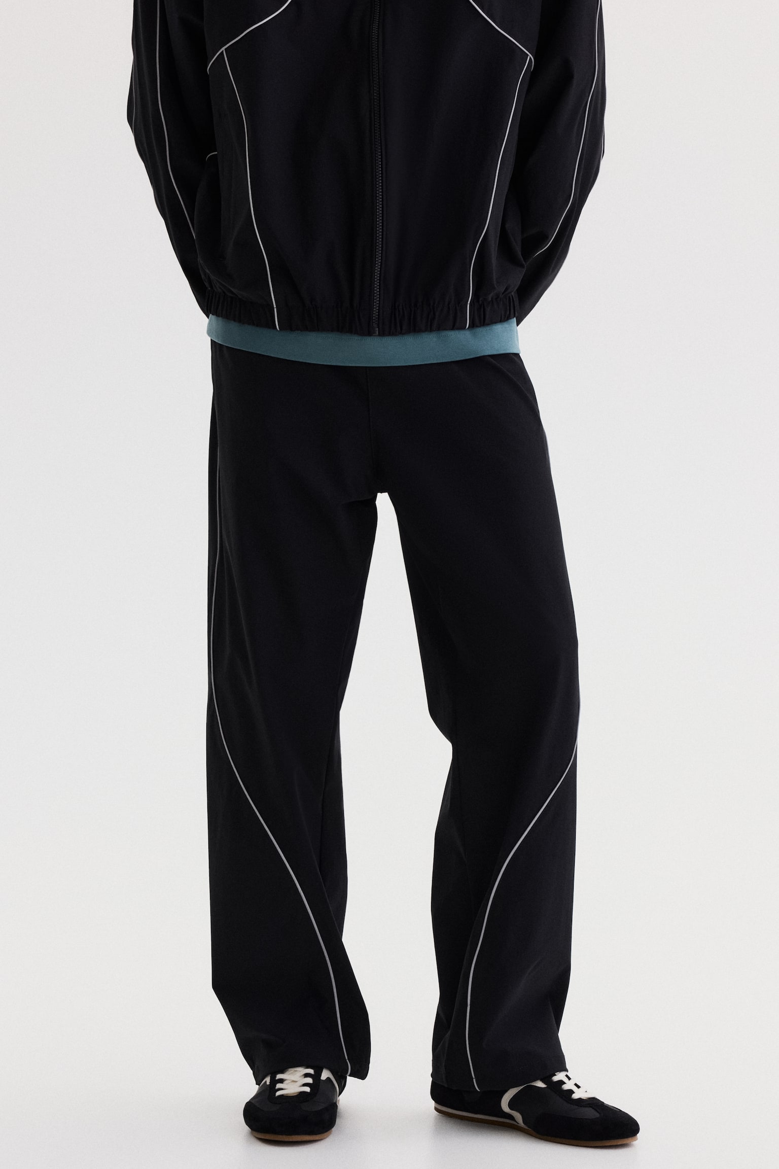 Relaxed Fit Track pants - Black/Light grey - 4