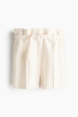 Shorts i viskosmix med skärp