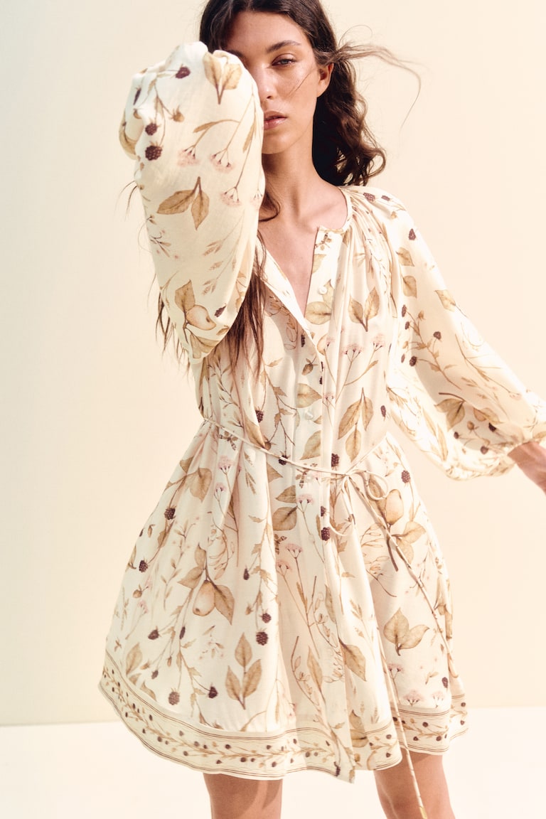 Oversized tie-belt dress Light beige/Floral Ladies H&M