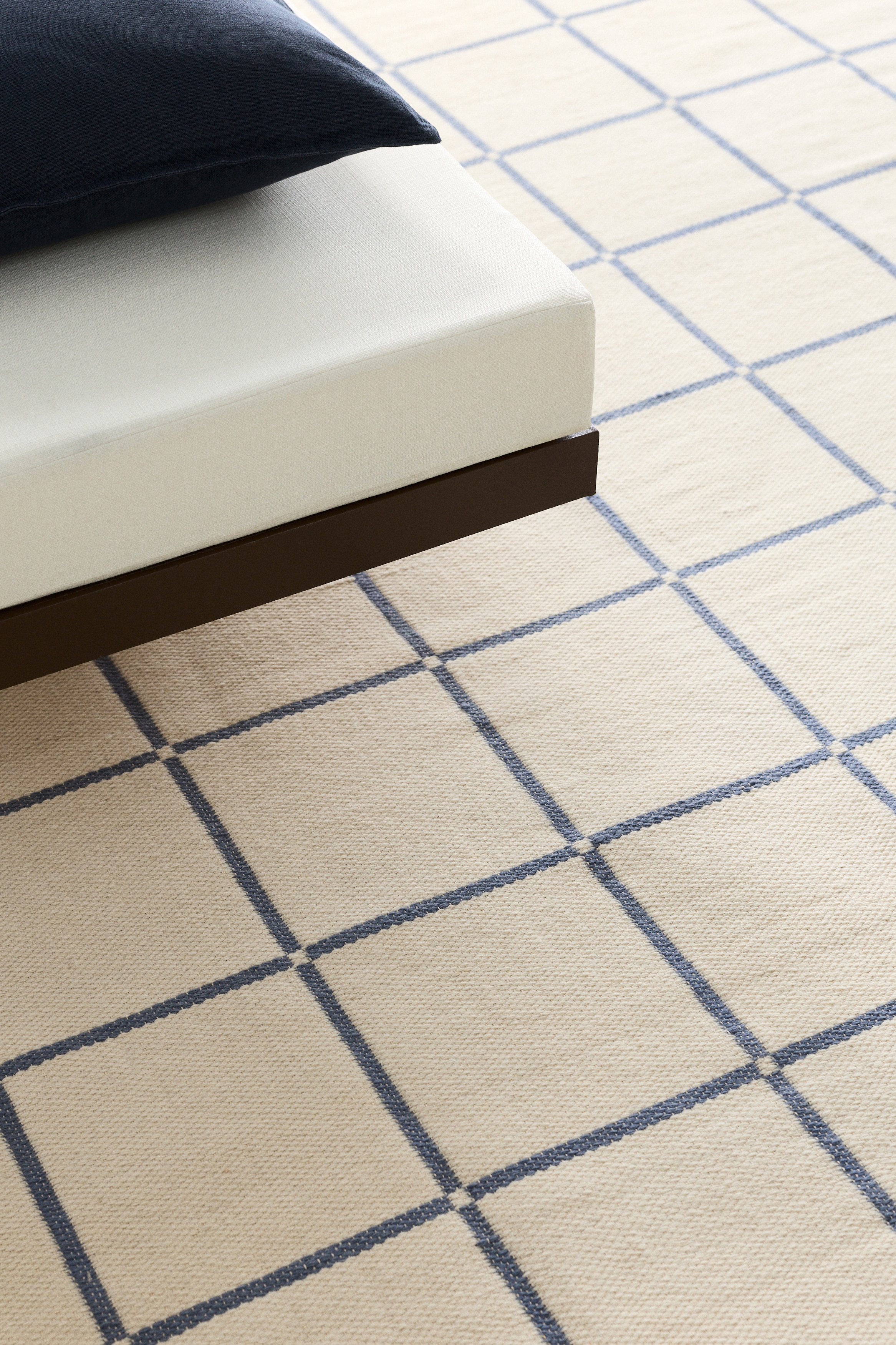 Grande tappeto double-face in misto lana - Blu polvere/crema
