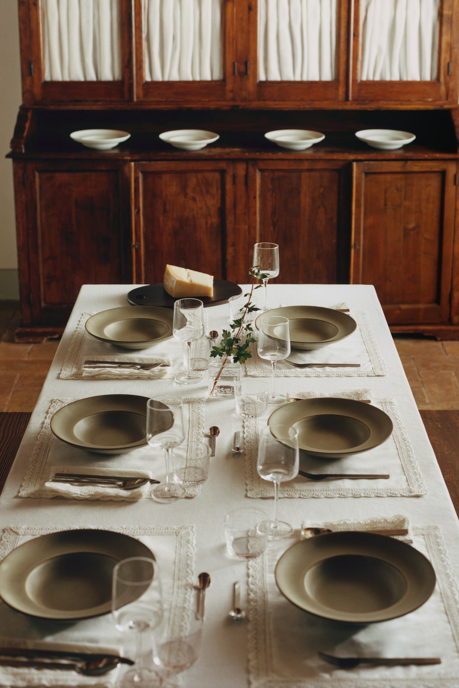 מארז 2 פלייסמטים בסיומת תחרה - לבן - 3