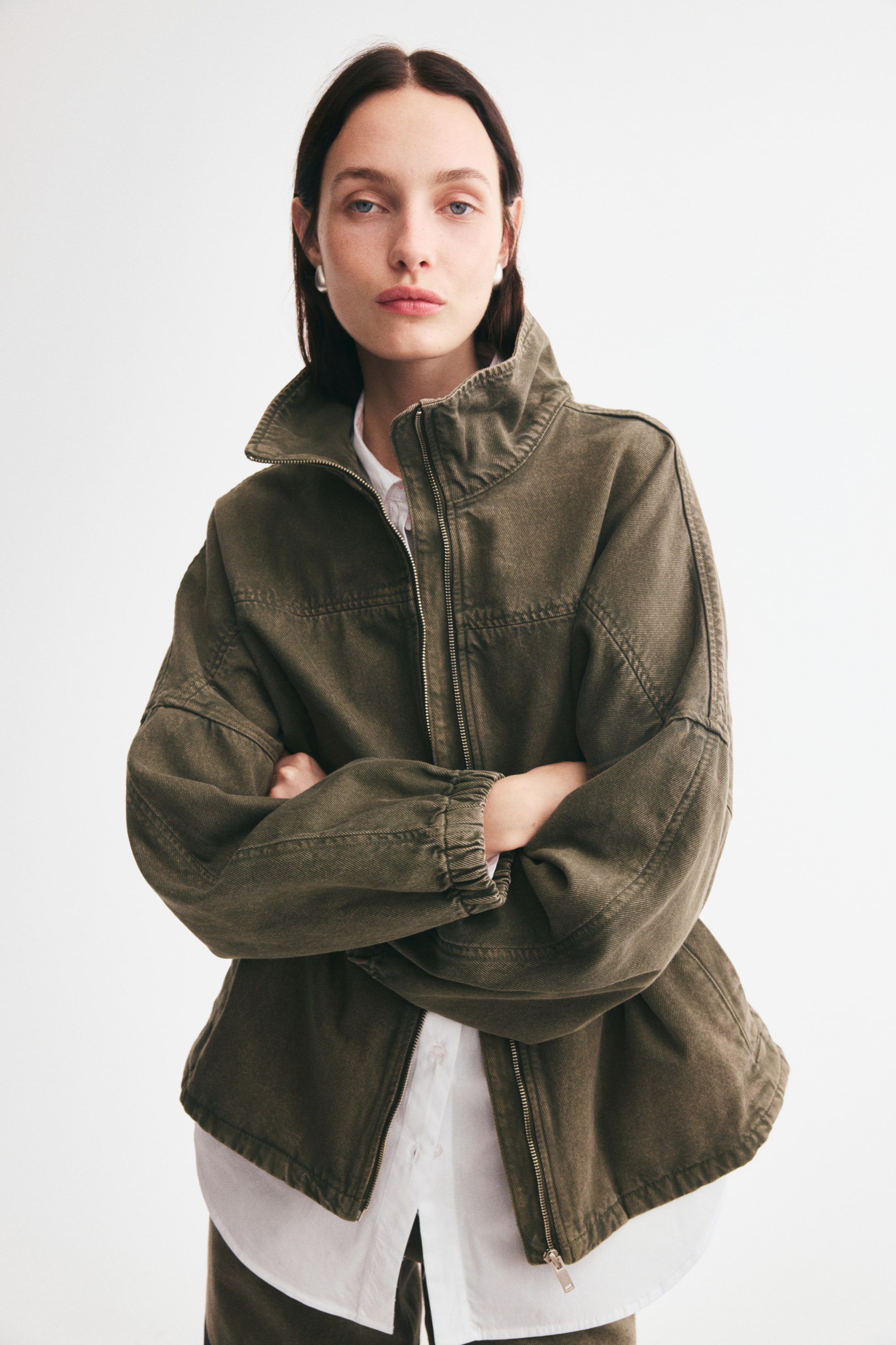 Женские куртки H&M Oversized Cotton Denim Jacket — фото 4