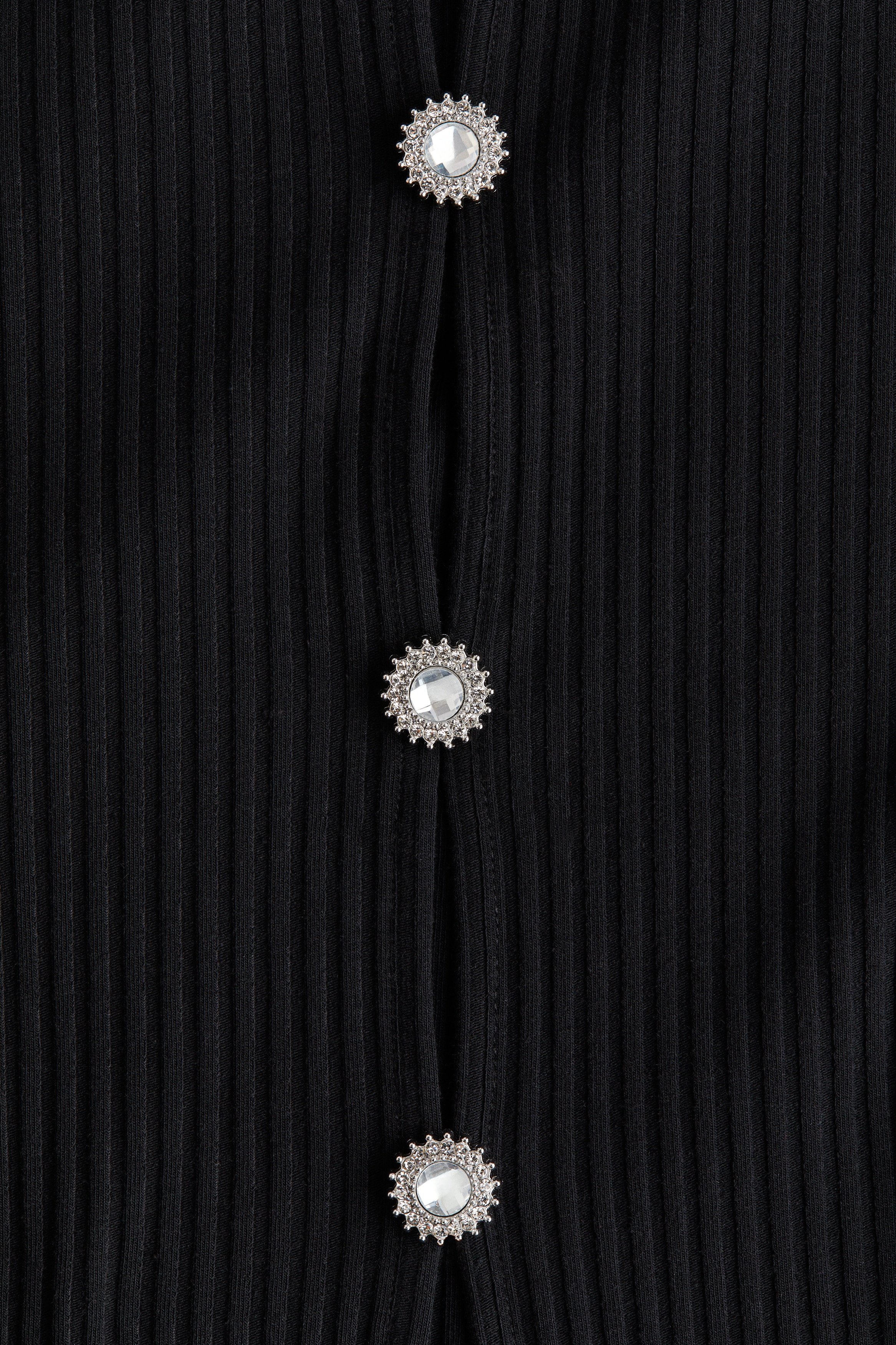 Button-detail top