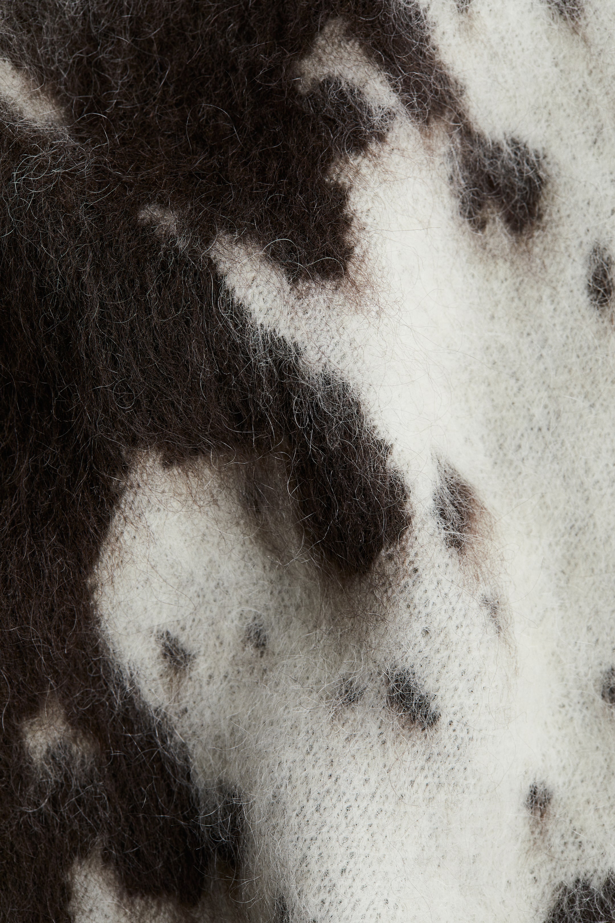 Agrandir l'image: Pull en mohair mélangé avec col cheminée - Crème/imprimé peau de vache - FEMME | H&M BE 6