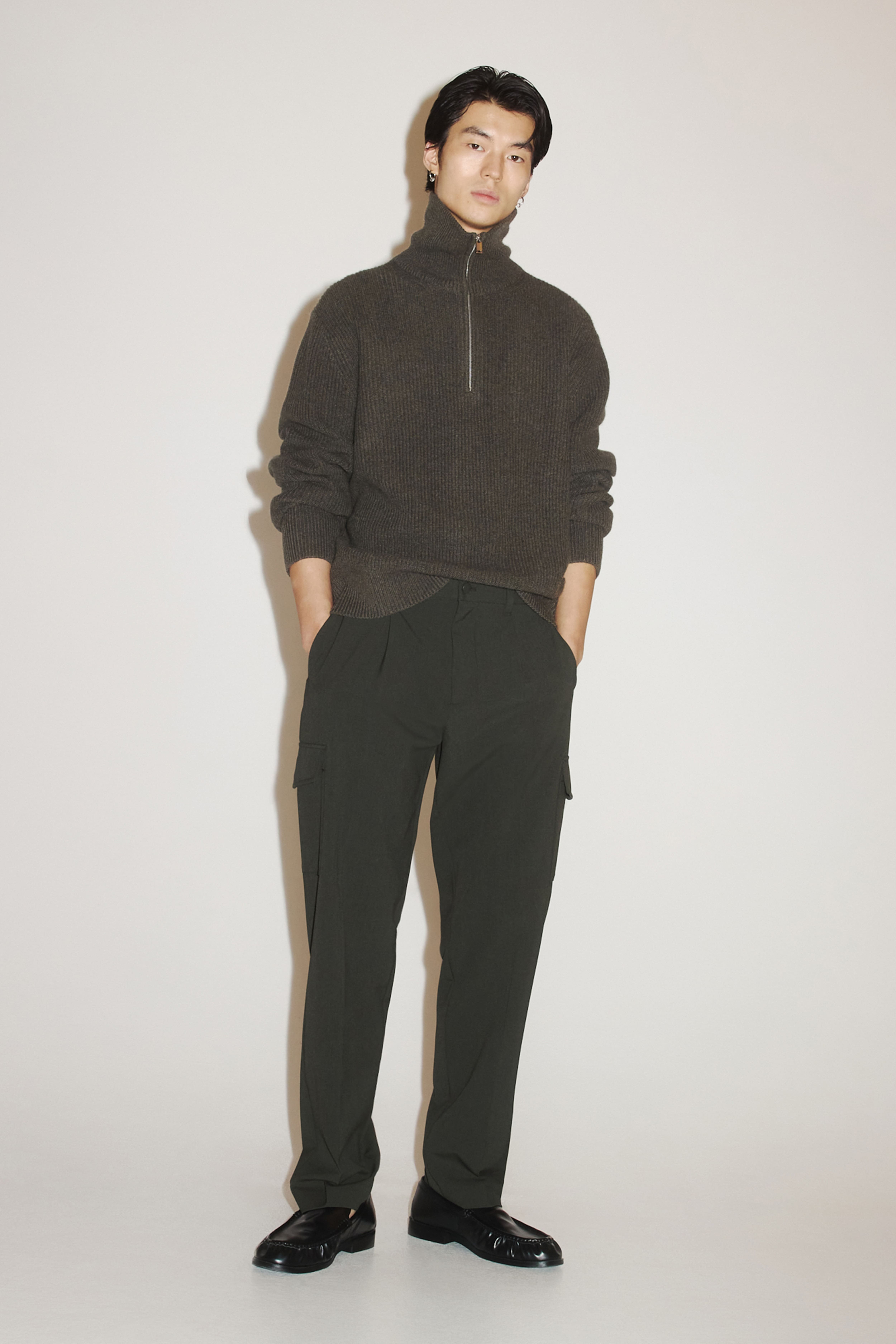 Four-Way Stretch Regular-Fit Cargo Pants