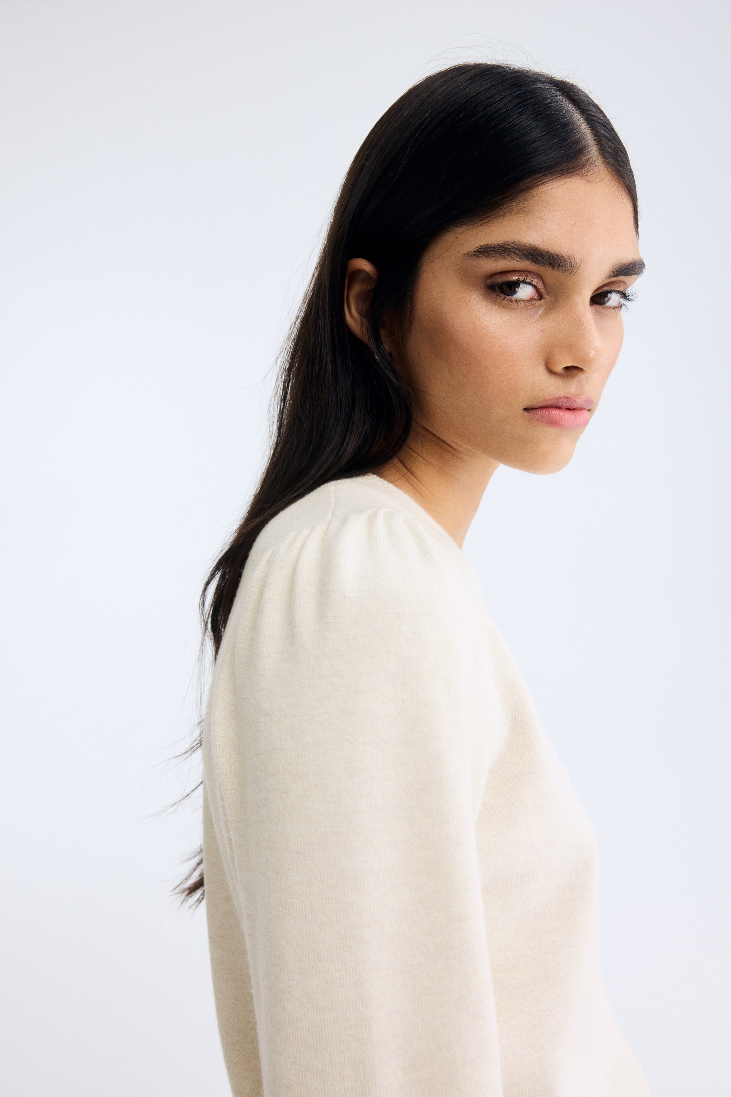Puff-sleeved jumper