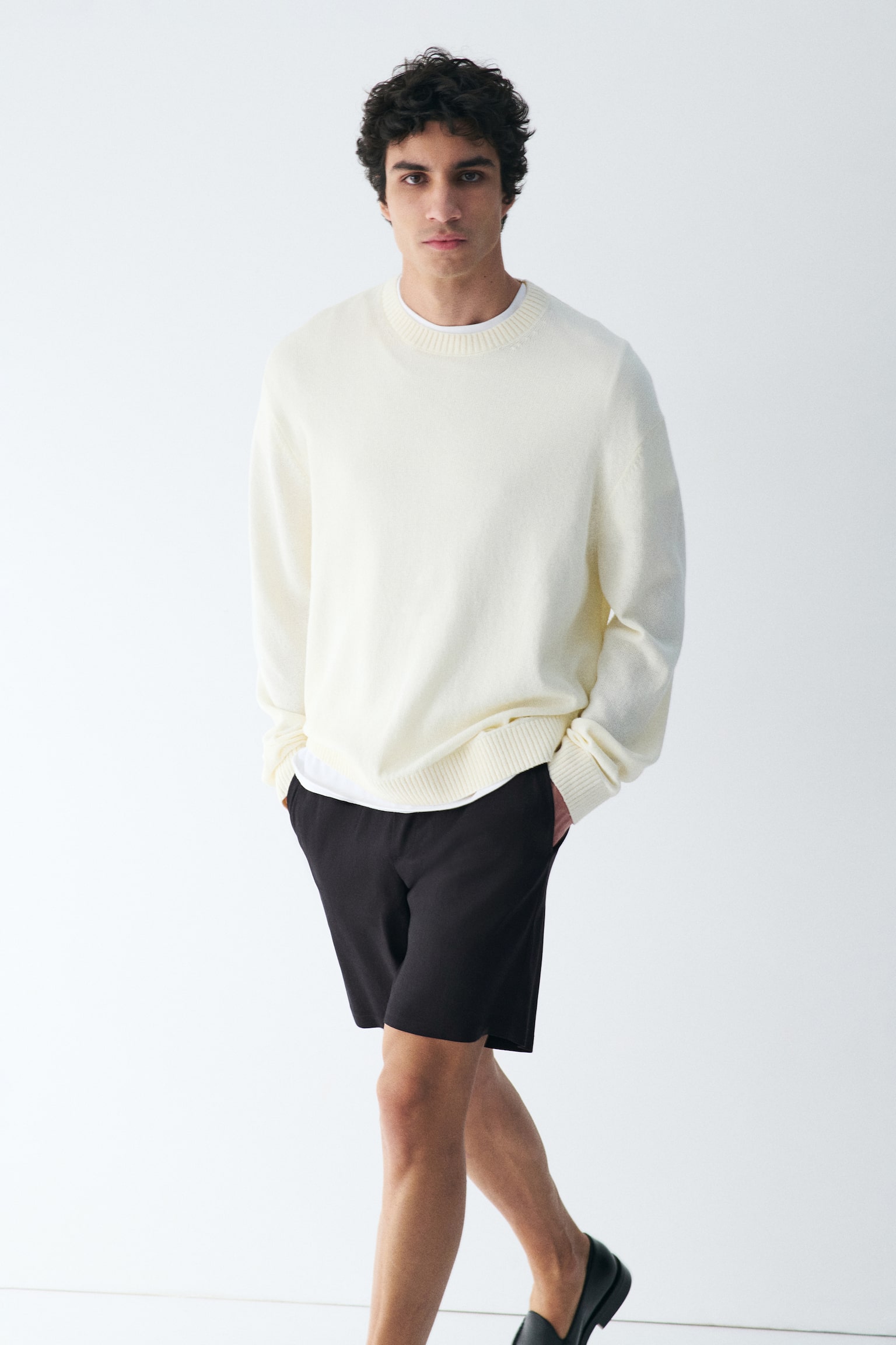 Pantalón corto en mezcla de lino Relaxed Fit - 2