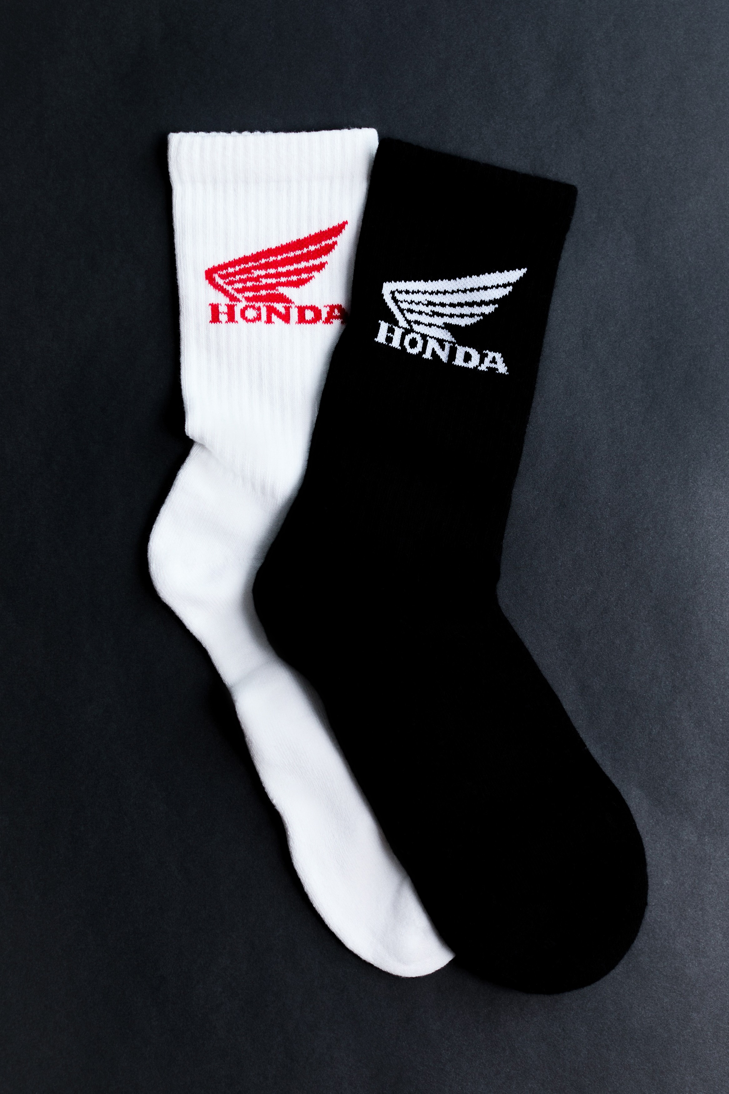 양말 2켤레 세트 - 화이트/Honda/그레이 멜란지/스누피/화이트/블루/그레이/키스 해링/블랙/코카콜라/그린/심슨 가족/화이트/스누피/그레이 멜란지/스누피/화이트/키스 해링/블랙/디즈니/네이비 블루/키스 해링/화이트/기묘한 이야기/화이트/블랙/그레이/Friday the 13th/블랙/배트맨/블랙/기묘한 이야기/블랙/Ford/블랙/메탈리카