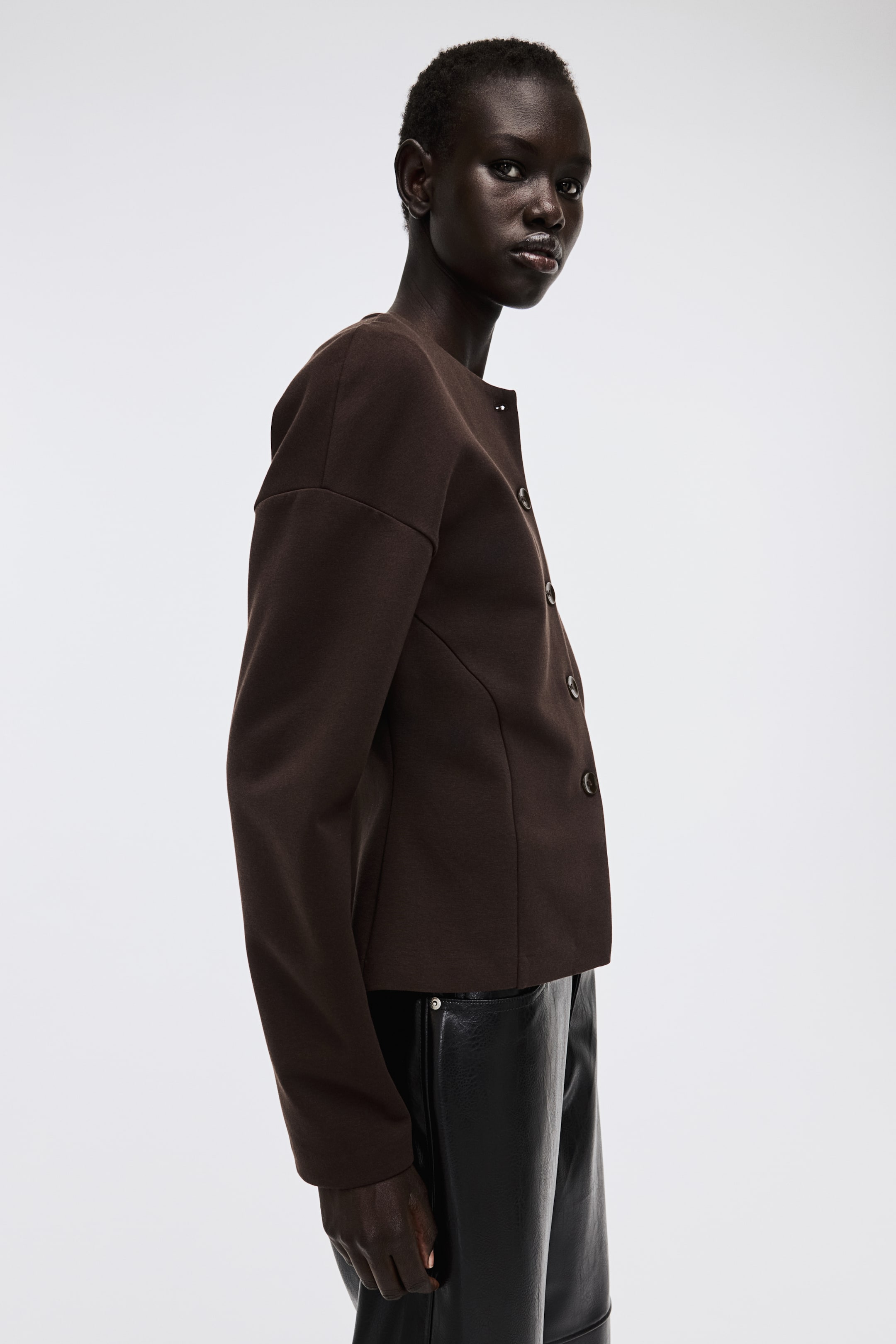 Zobrazit větší obrázek: Sako z látky scuba bez límce - Tmavě hnědá - ŽENY | H&M CZ 4