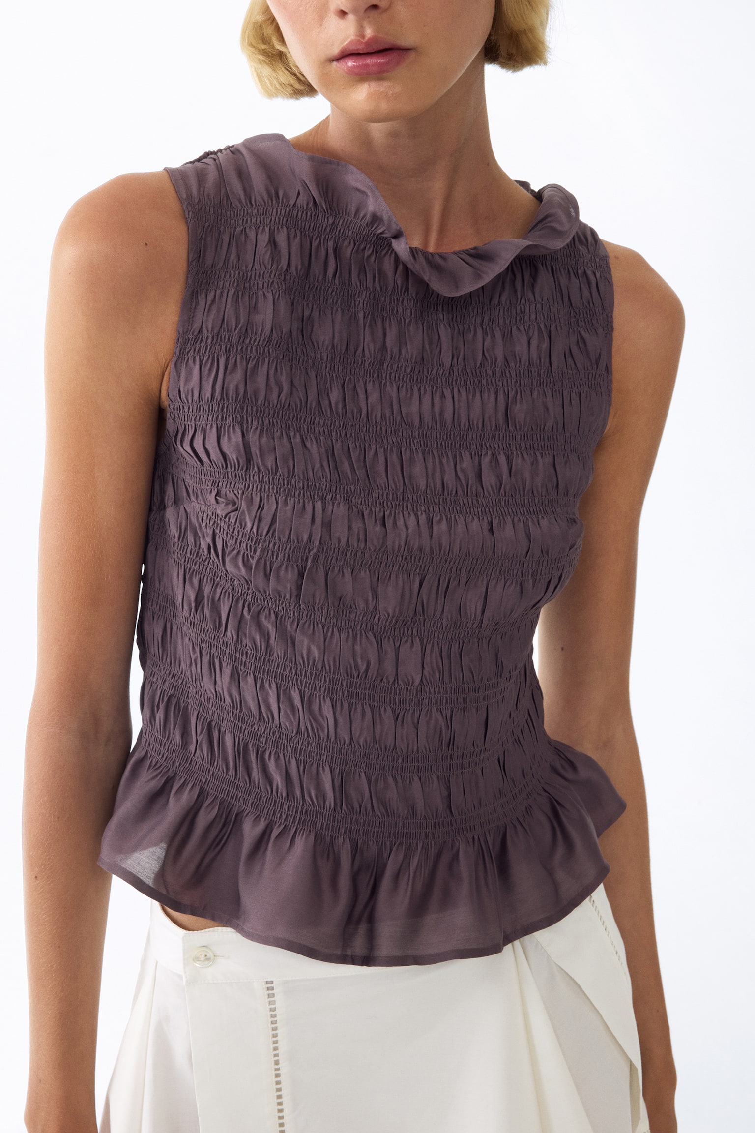 Женский топ H&M Smocked Top, цвет: Пыльный фиолетовый — фото 4