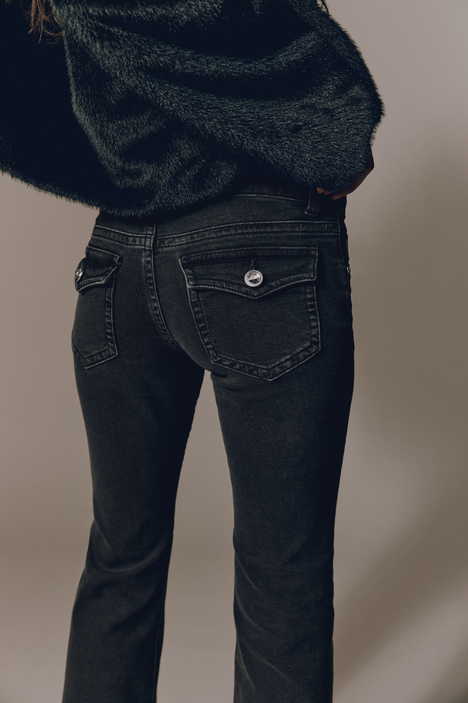 Flared Low Jeans - Ausgewaschenes Schwarz/Denimgrau/Denimblau/Dunkles Denimblau/Denimblau - 5