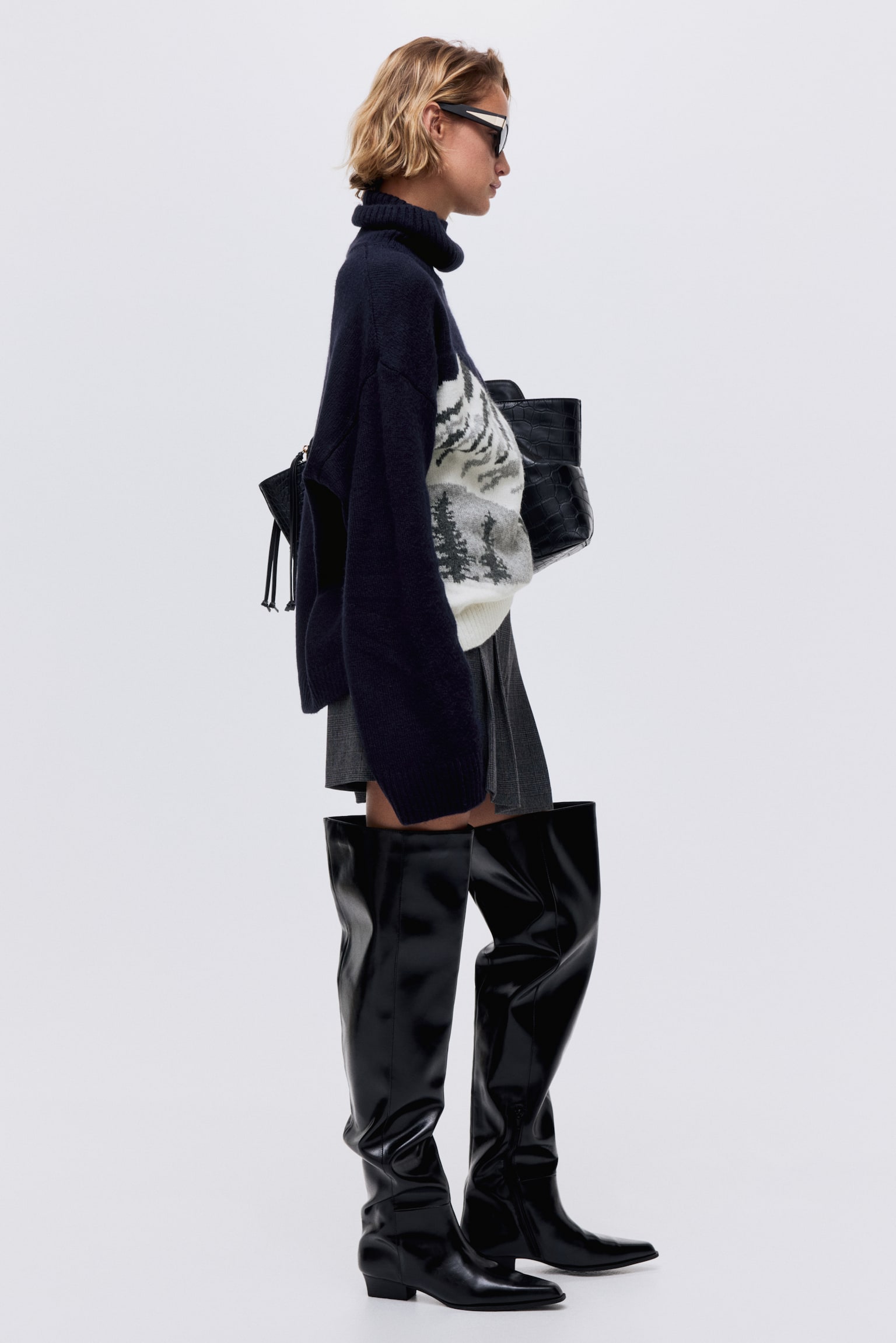 Jacquard-knit polo-neck jumper - Navy blue/Mountains - 7