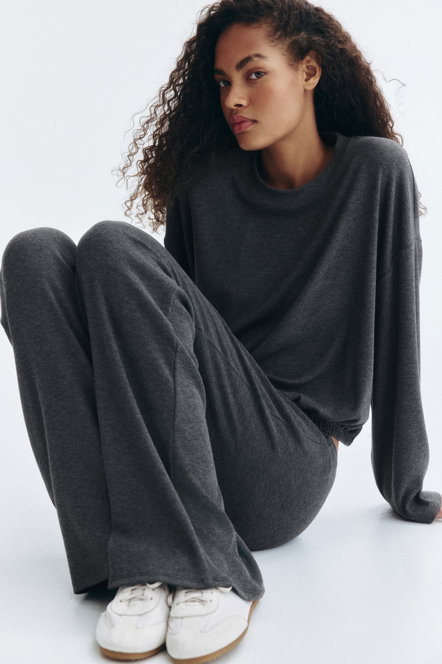 Flared fine-knit trousers - Gris foncé chiné/Bleu marine - 3