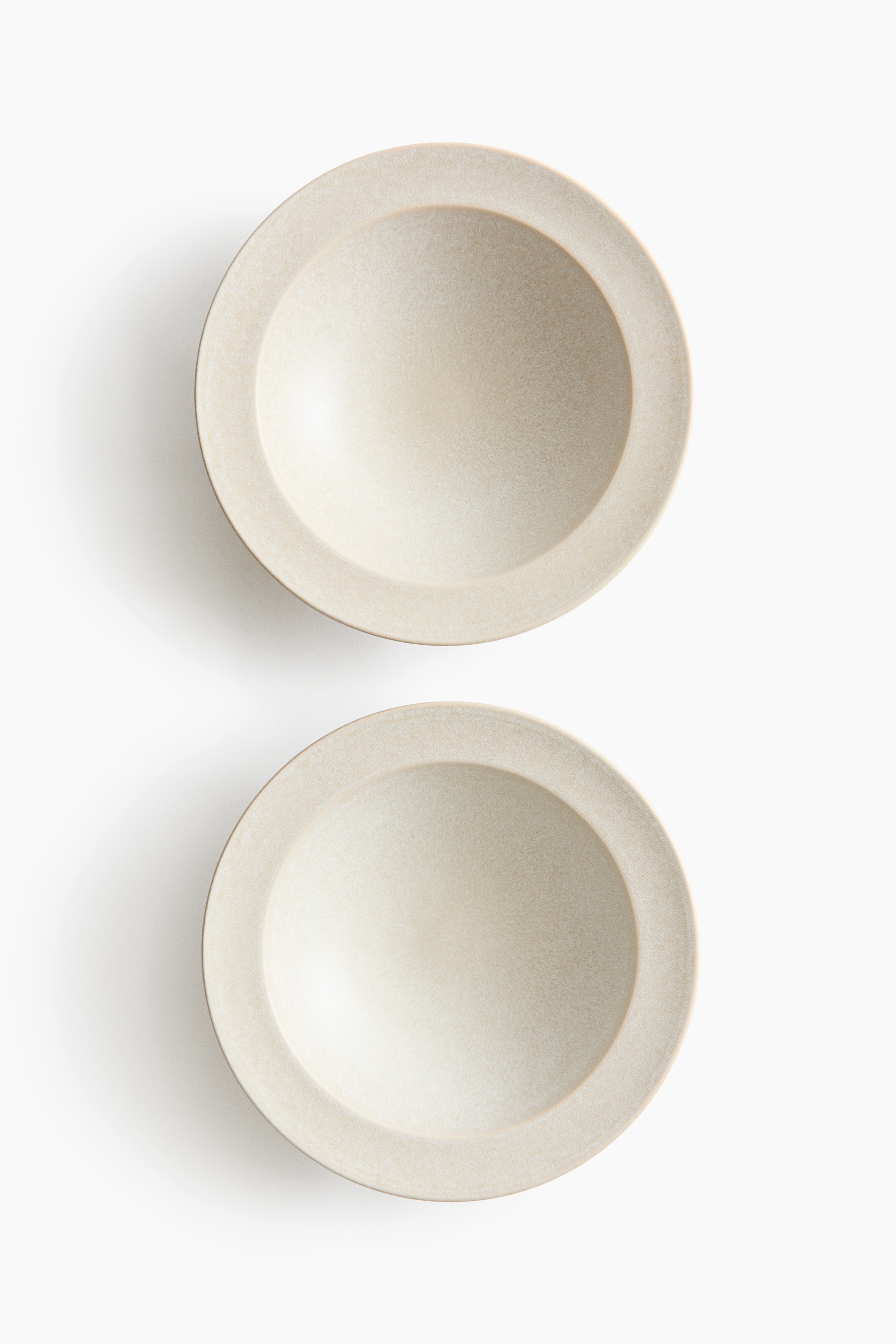 Lot de 2 assiettes creuses en grès cérameModèle