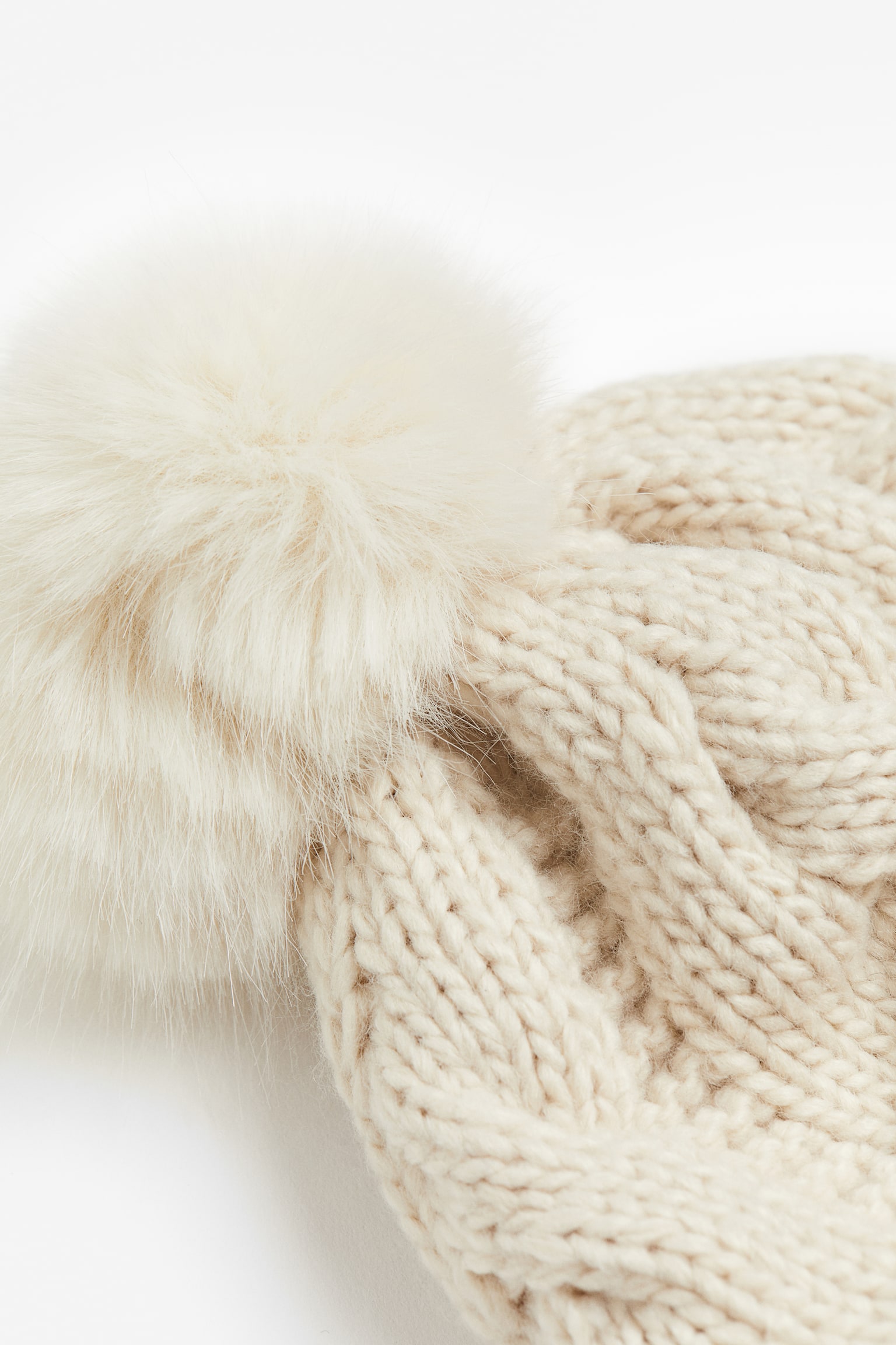 Cable-knit pompom hat - Light beige/Black/Light beige - 2