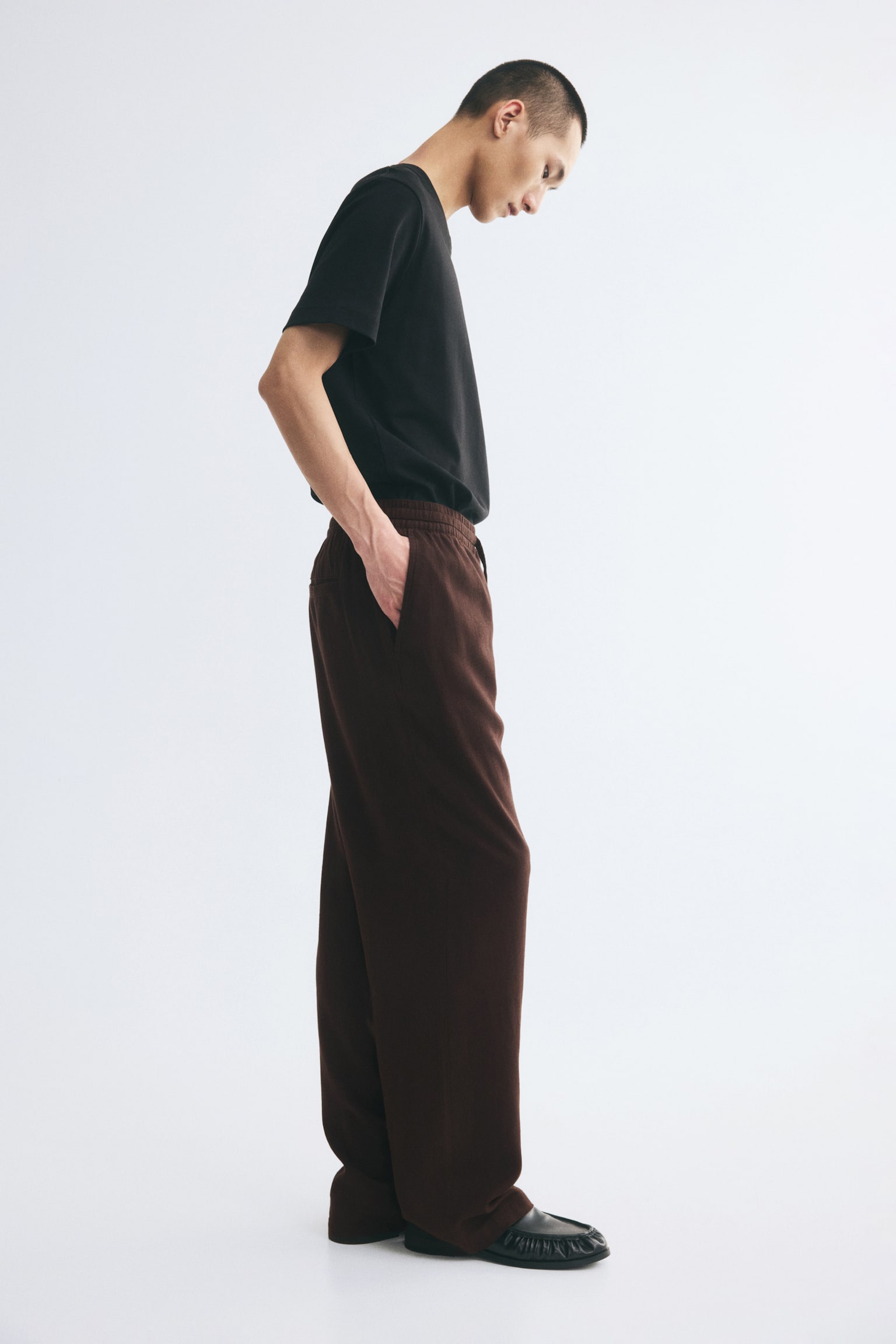 Мужские брюки H&M Relaxed-Fit Linen-Blend, цвет: Тёмный коричневый — фото 4