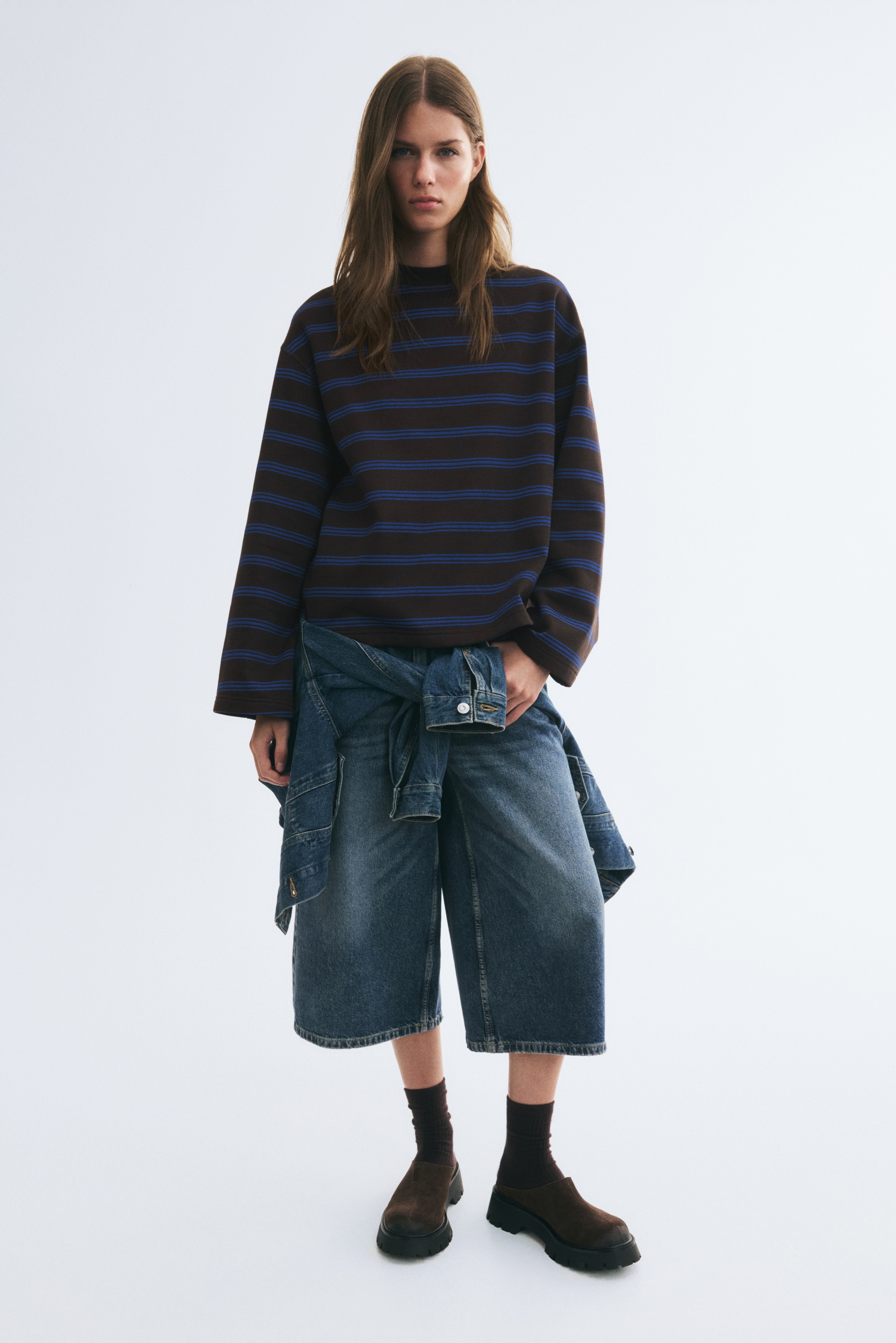 Oversize SweatshirtModel