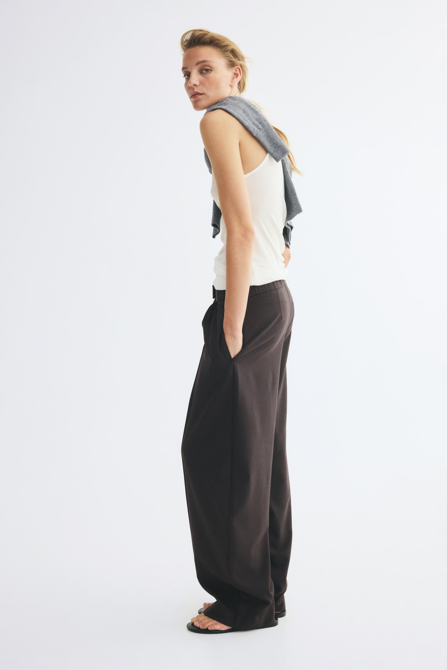 Женские брюки H&M Dressy Barrel-Leg, цвет: Тёмный коричневый — фото 5
