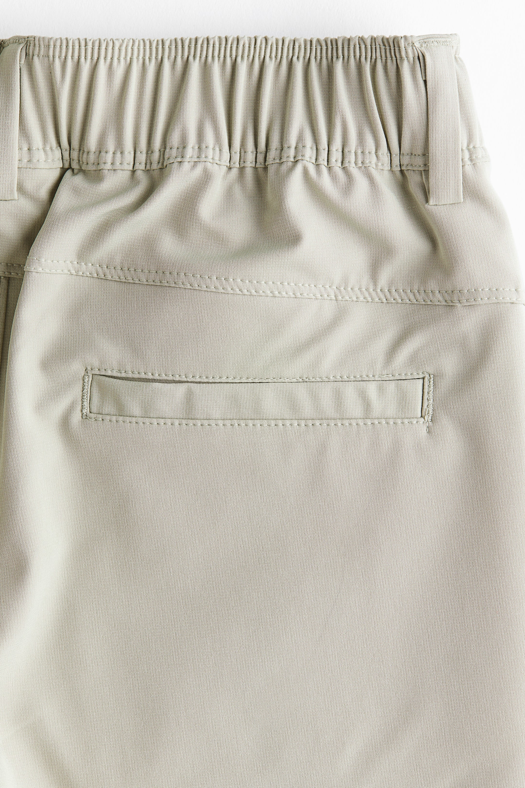 Golf Shorts with DryMove™