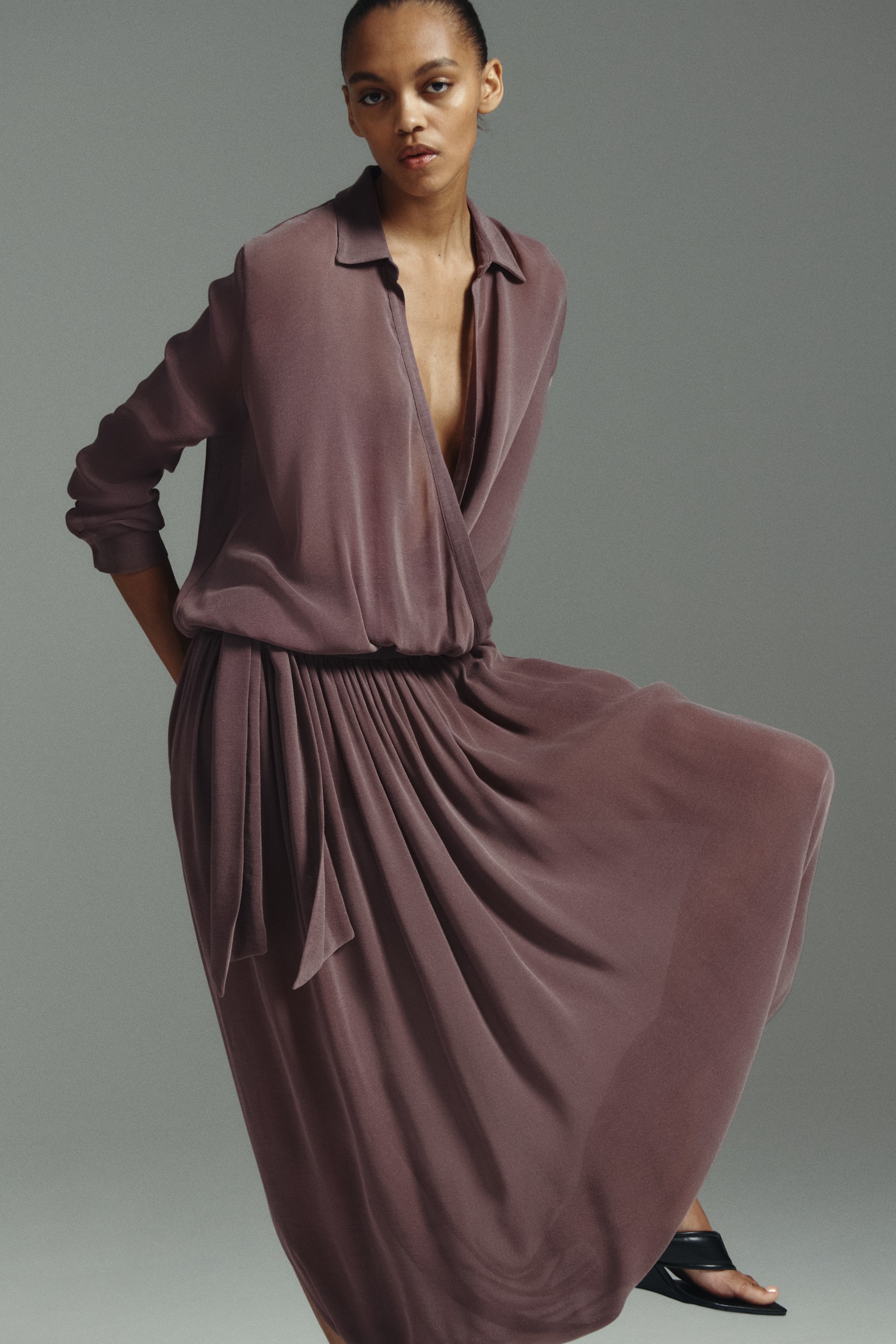 Weite Hose mit Bindegürtel - Dunkles Mauve - 4