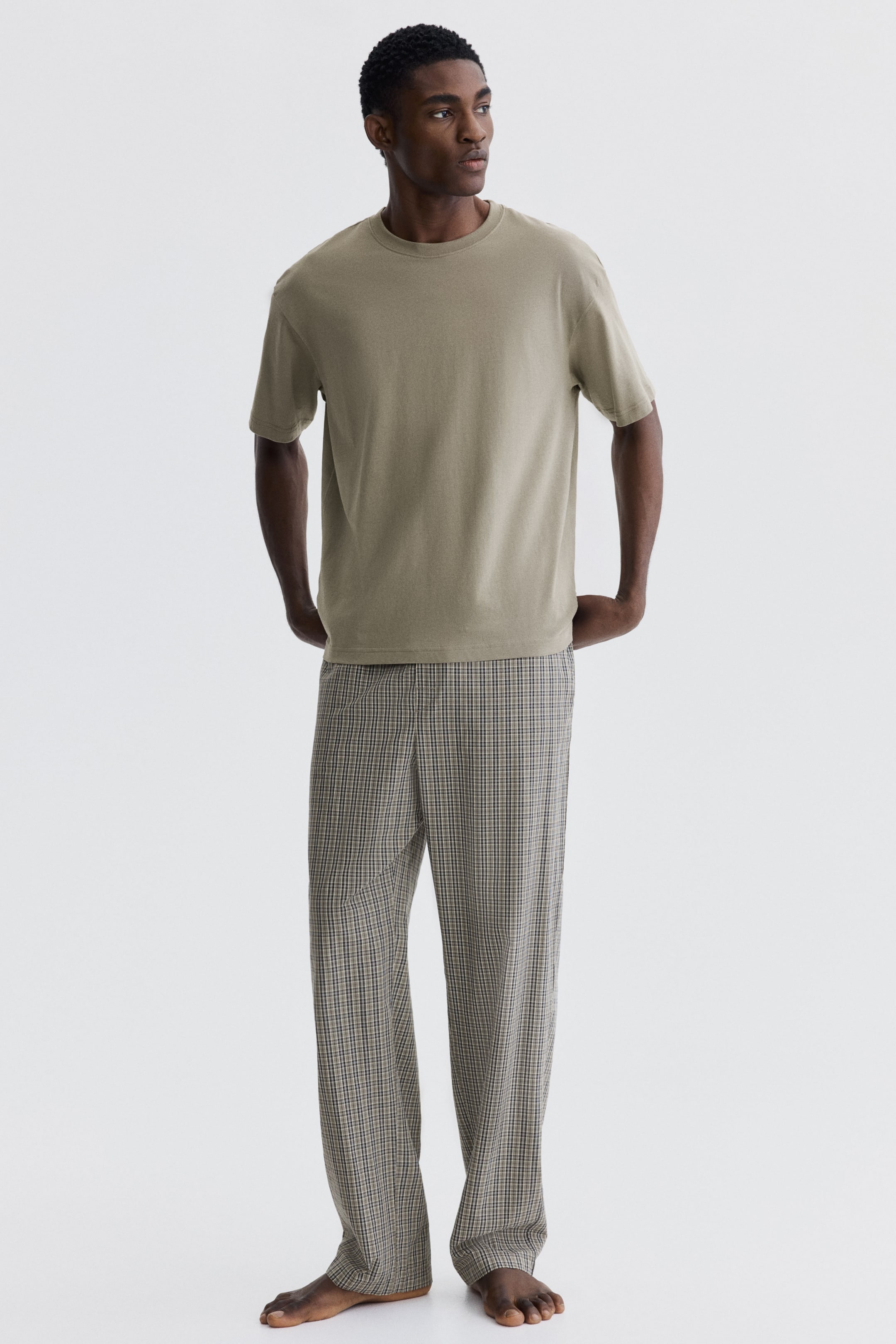 View larger image: Pyjama T-shirt and bottoms set - Khaki green/Checked - Men | H&M 1