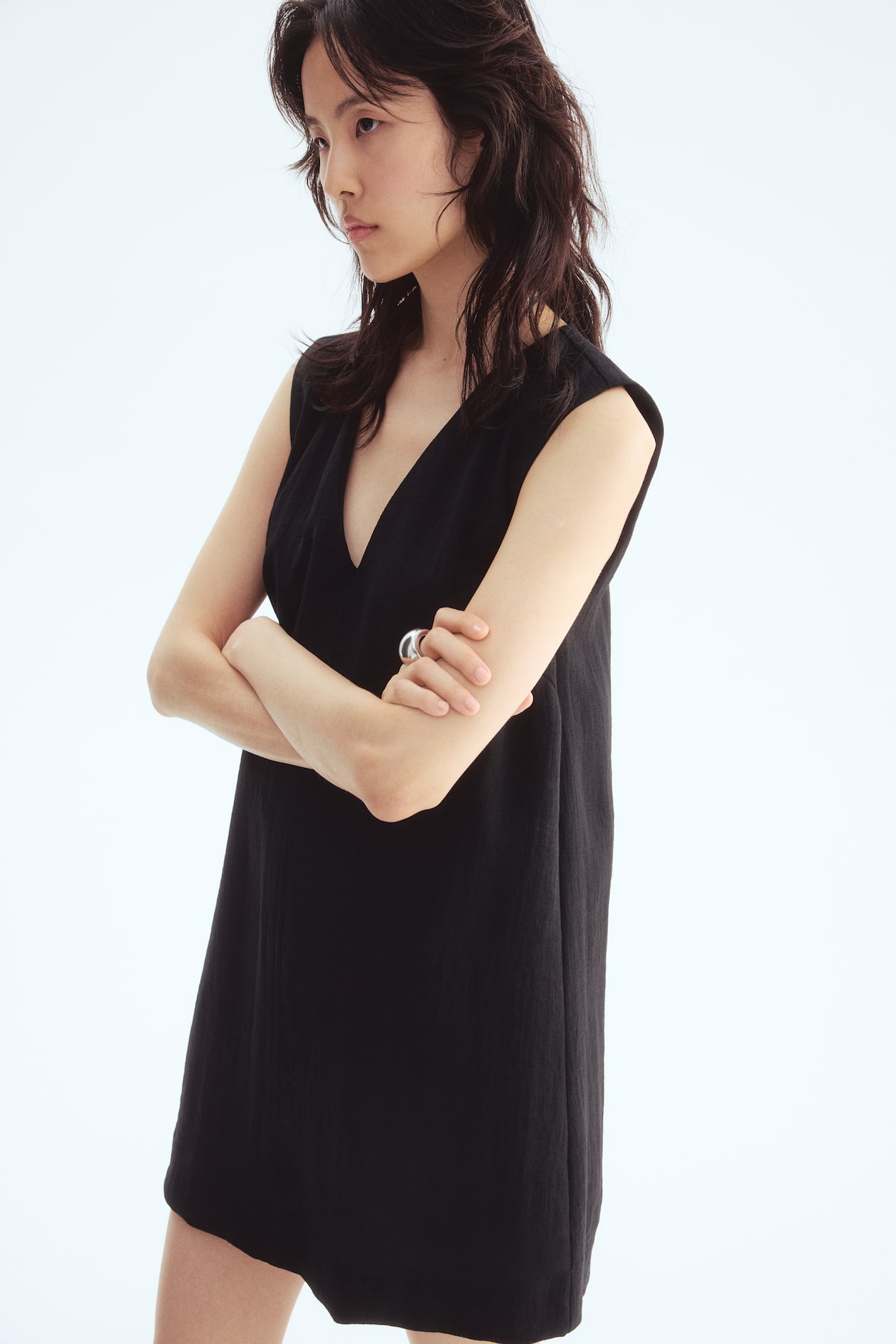 Women's Black V-neck shift dress