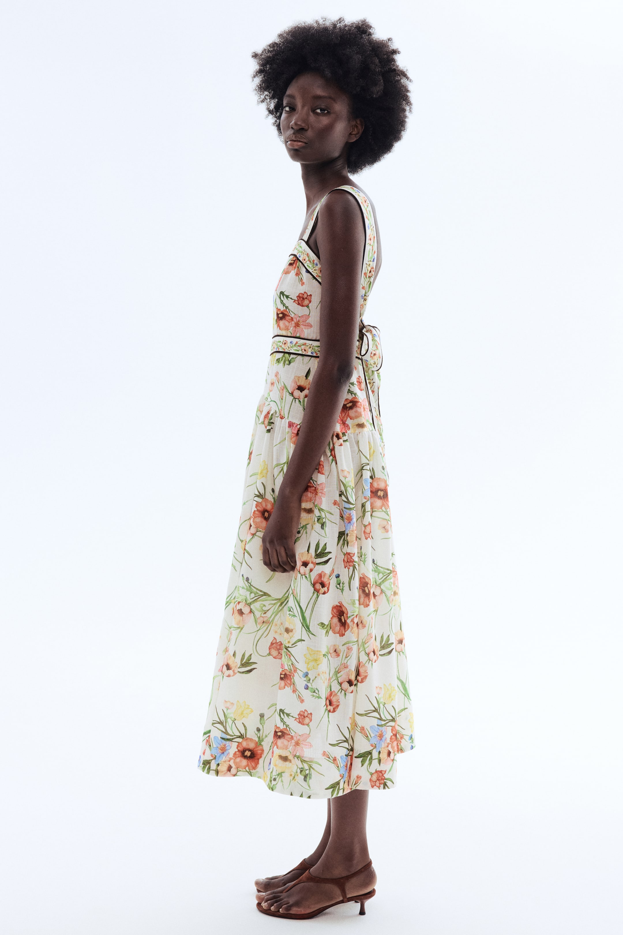 Robe avec détail à nouer