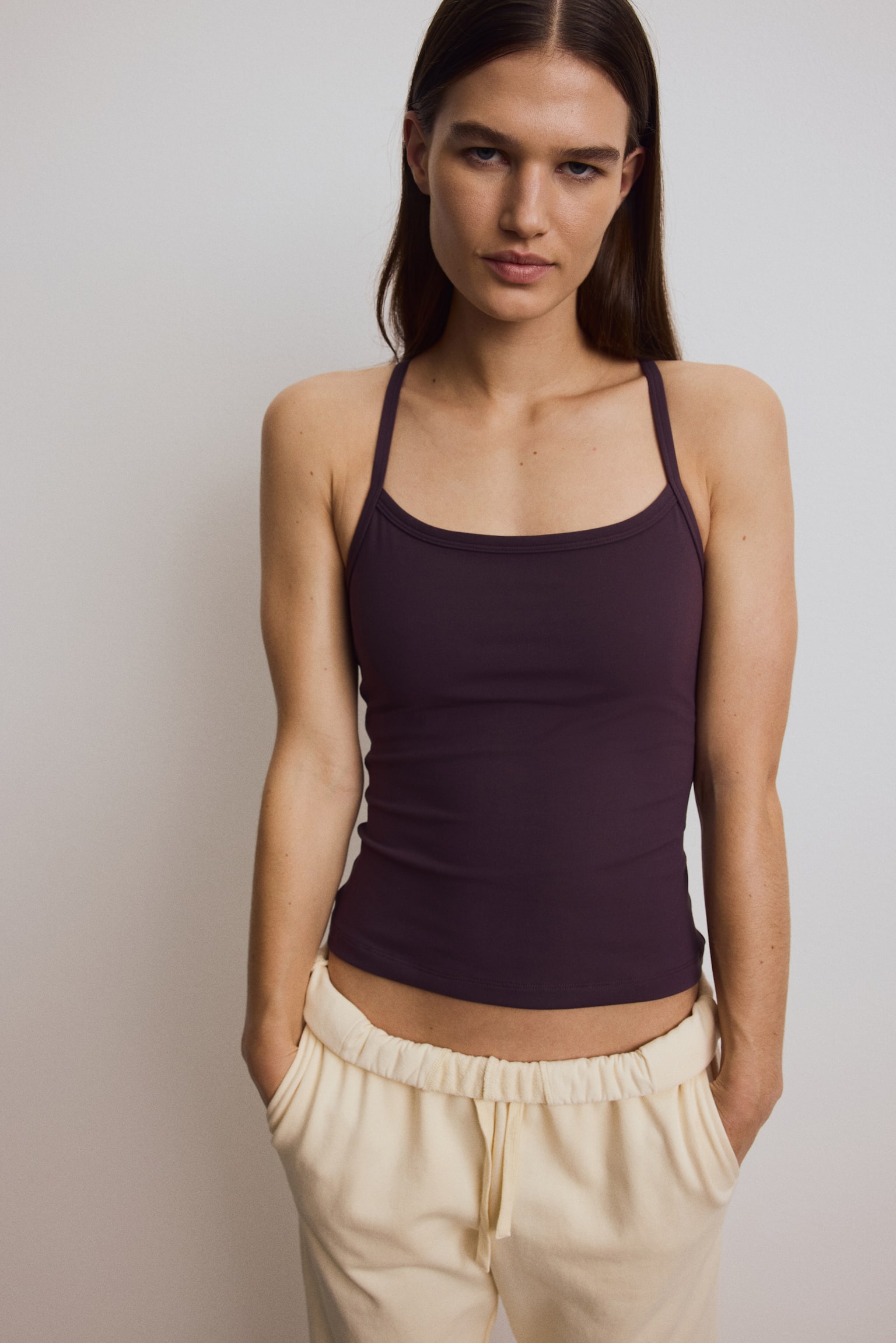 Integral-bra sports strappy top with SoftMove™ - Aubergine purple/Black/White/Chocolate plum/Soft pink/Greige - 5