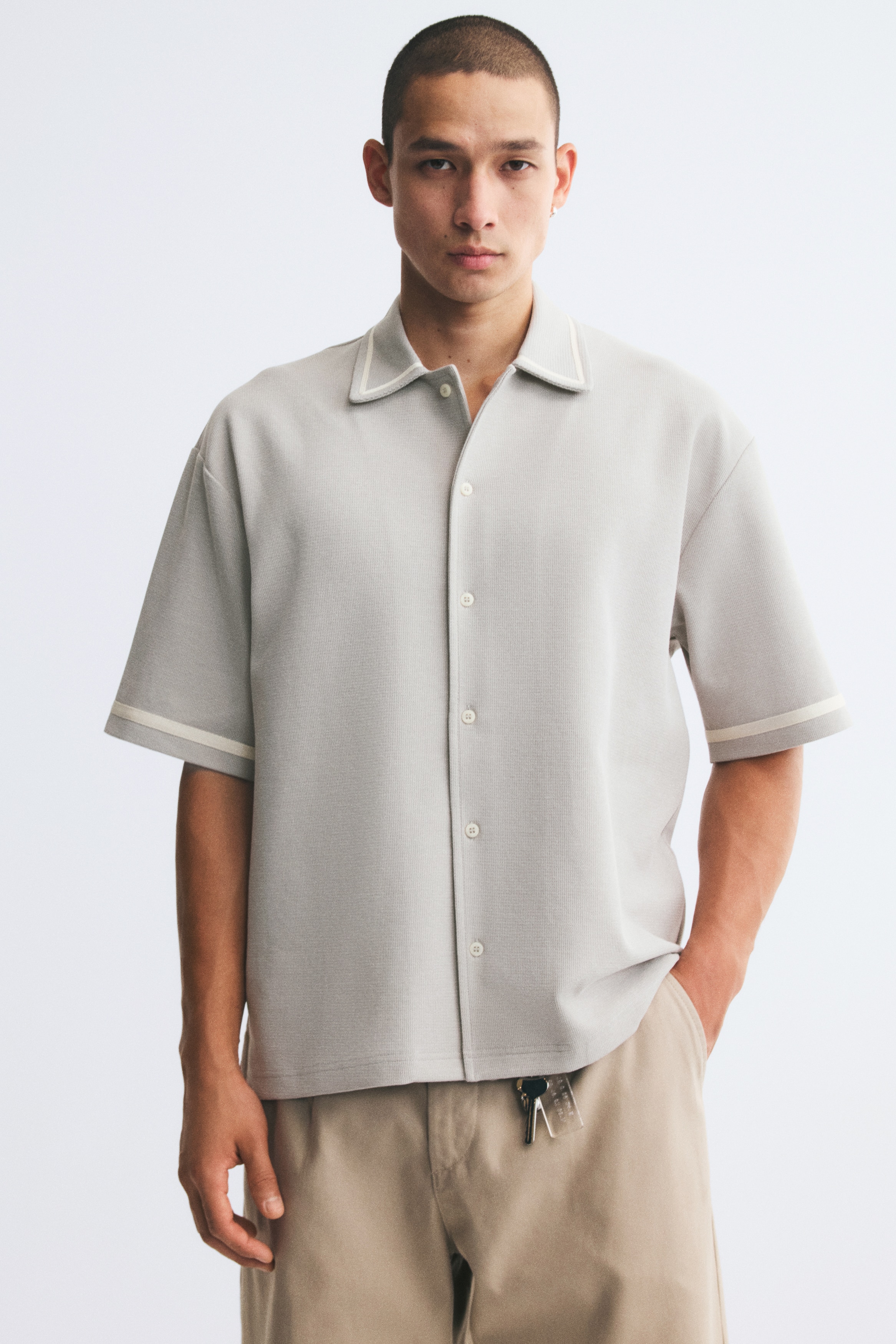 Relaxed Fit Textured shirtModell
