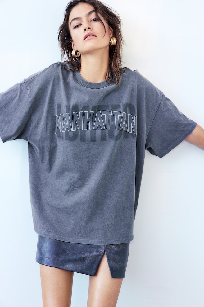 Oversized T-shirt med motiv - Mørkegrå/Manhattan/Blå/Seoul/Sort/Minimise - 4