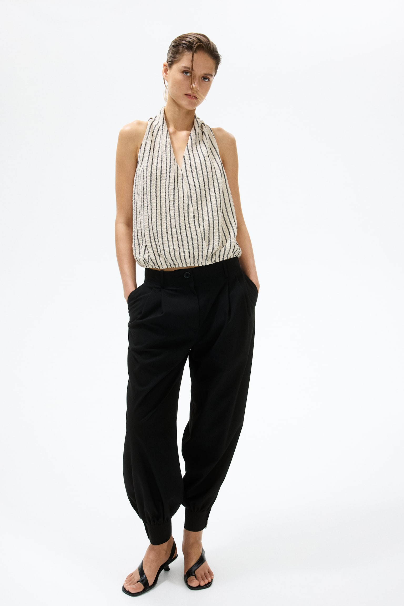 Crinkled V-neck top - 3
