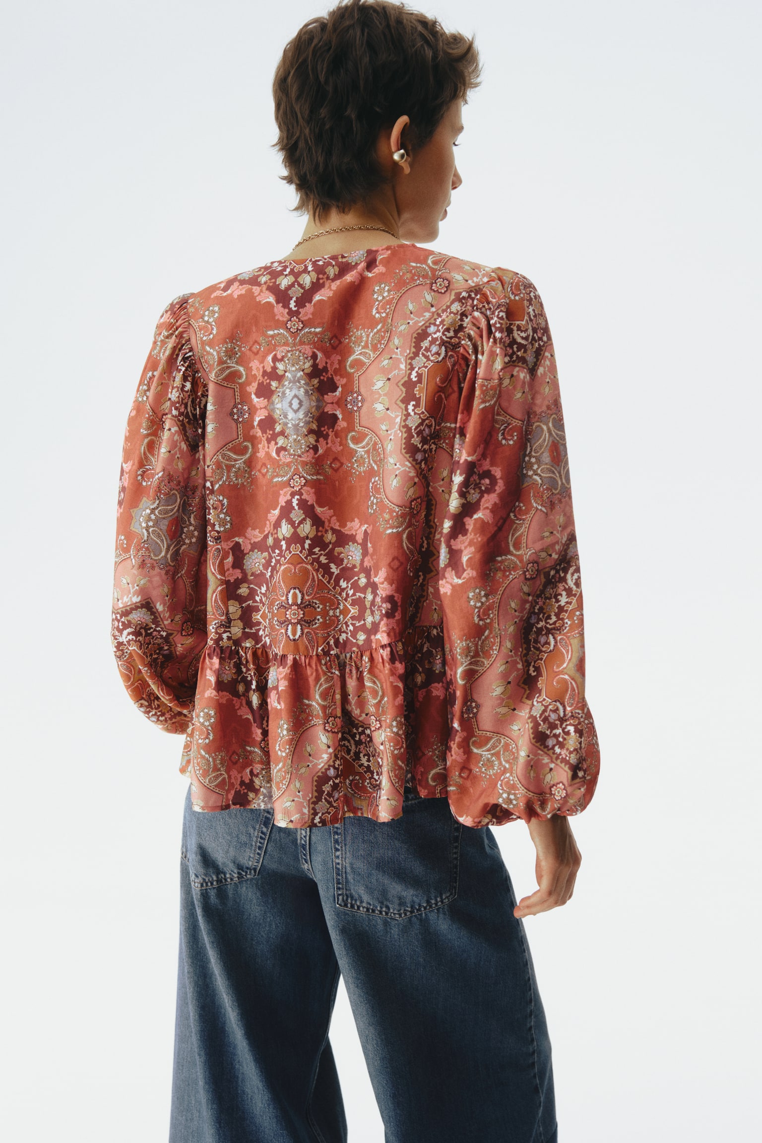 חולצת פפלום - כתום מאובק/דוגמה/לבן/פרחוני - 4